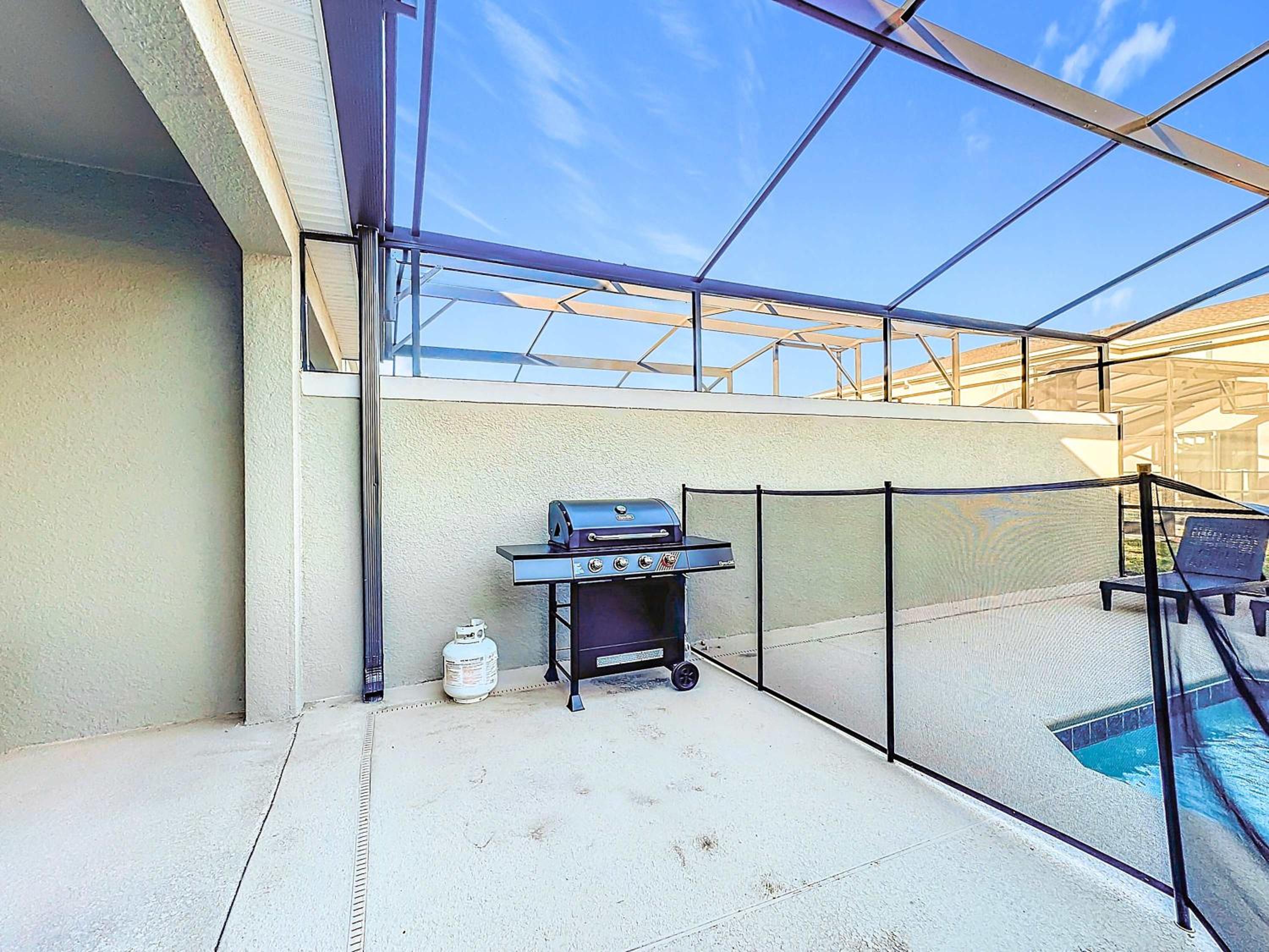 Incredible Family Retreat with PS5 Private Pool and access to 2 Clubhouses