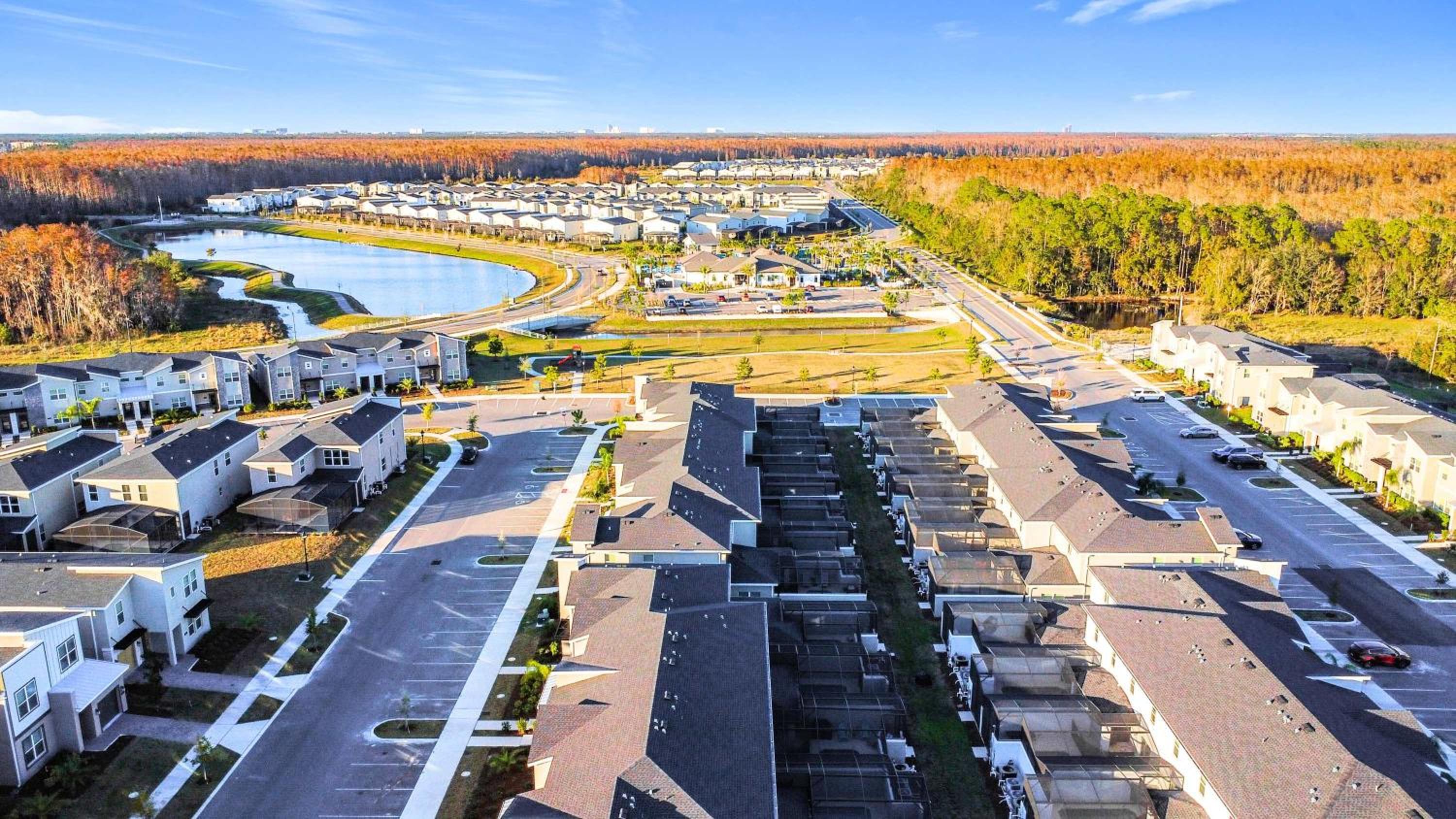 Incredible Family Retreat with PS5 Private Pool and access to 2 Clubhouses