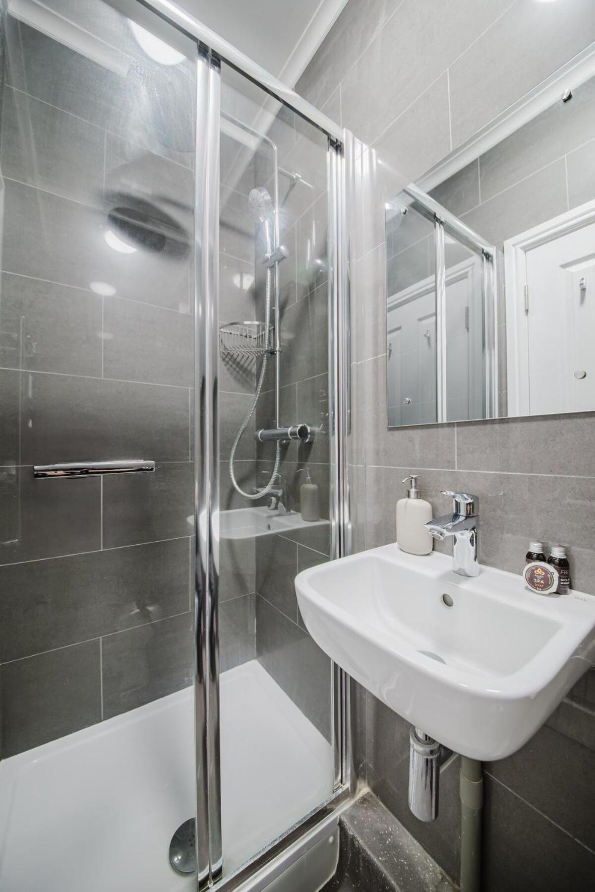 Business and Contractor stays 50OFF Monthly 3 Bed Sleeps 7