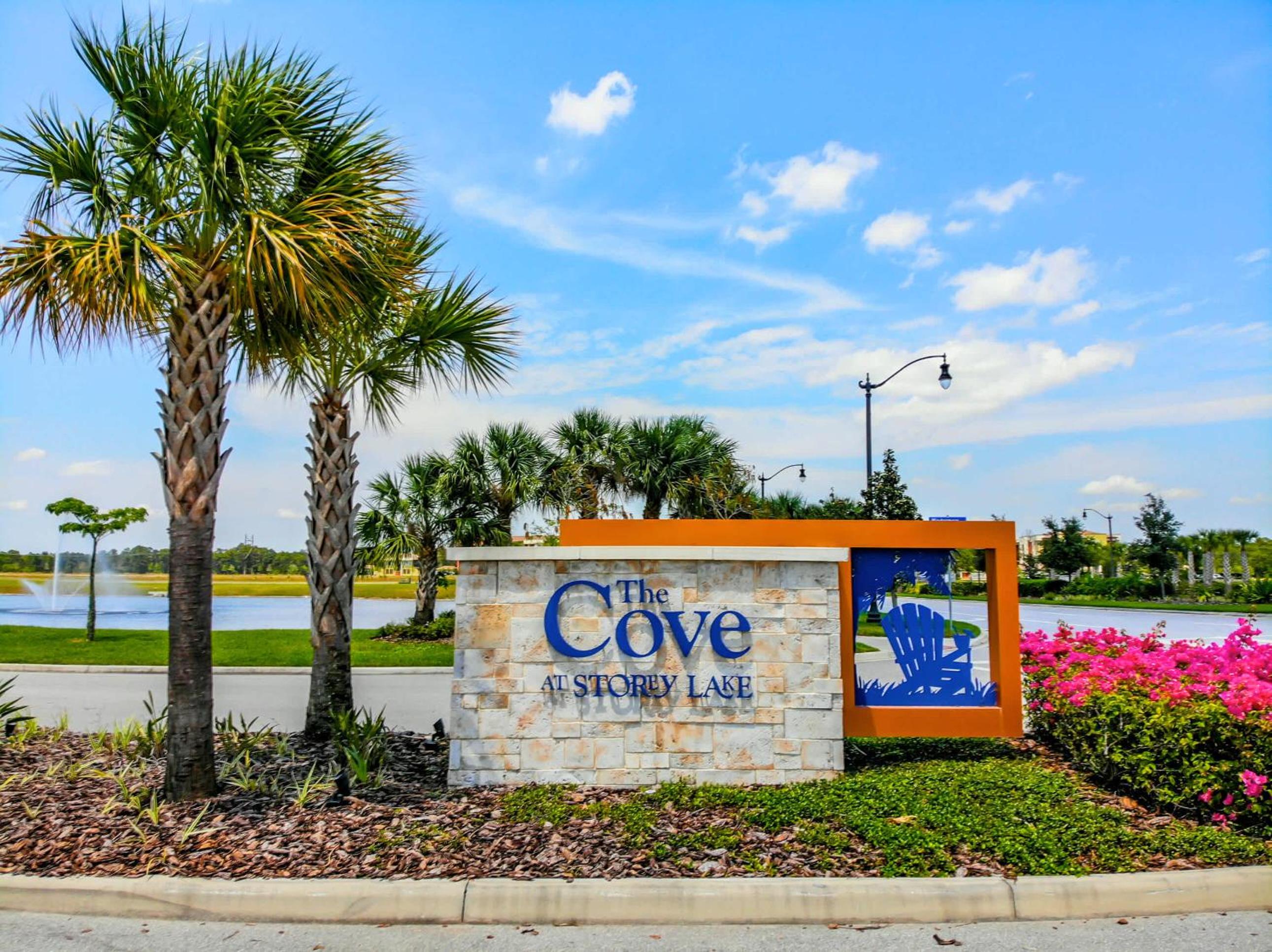 Incredible Family Retreat with PS5 Private Pool and access to 2 Clubhouses