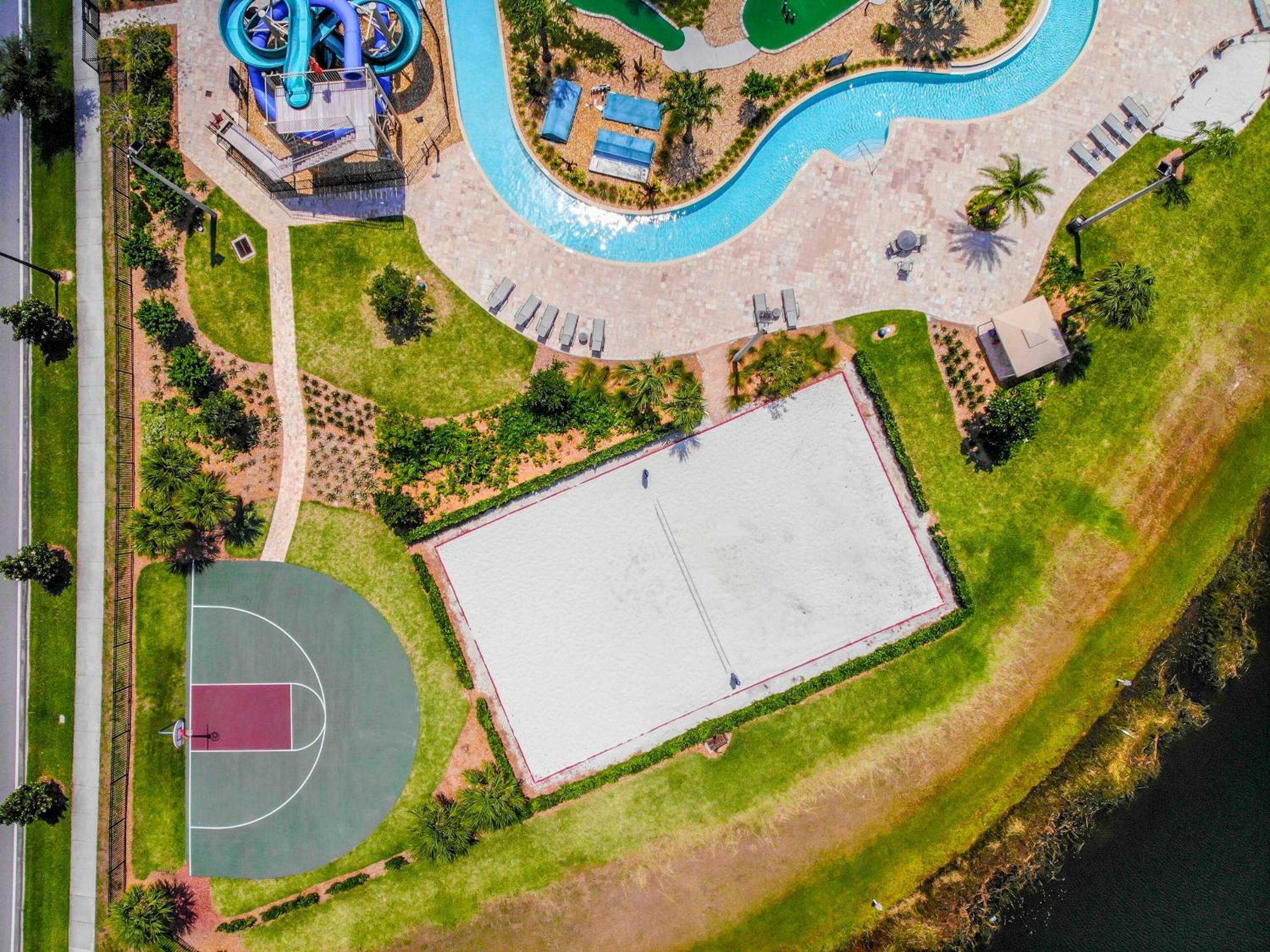 Incredible Family Retreat with PS5 Private Pool and access to 2 Clubhouses