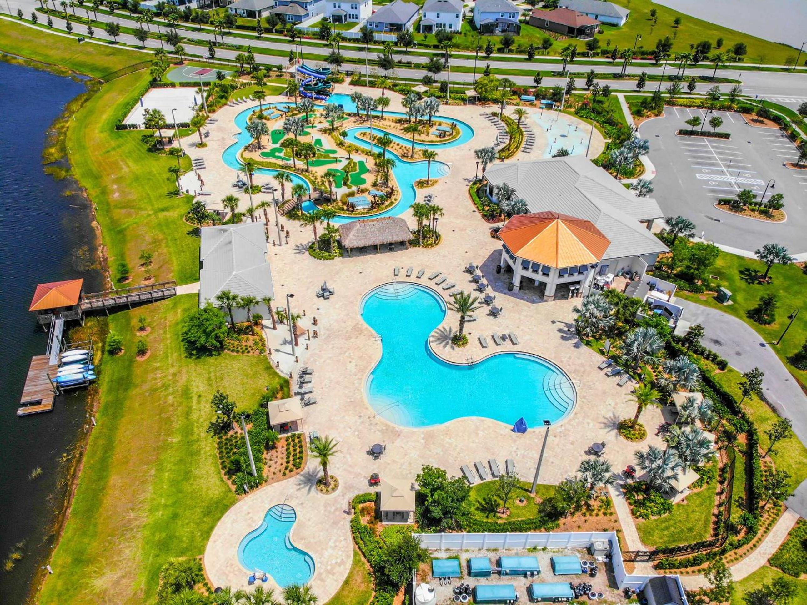Incredible Family Retreat with PS5 Private Pool and access to 2 Clubhouses