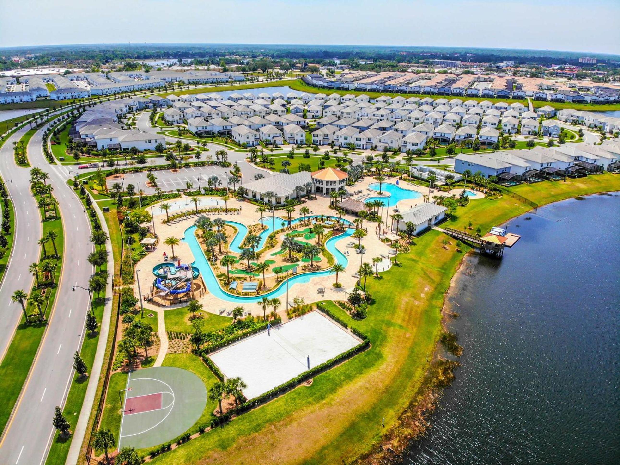 Incredible Family Retreat with PS5 Private Pool and access to 2 Clubhouses