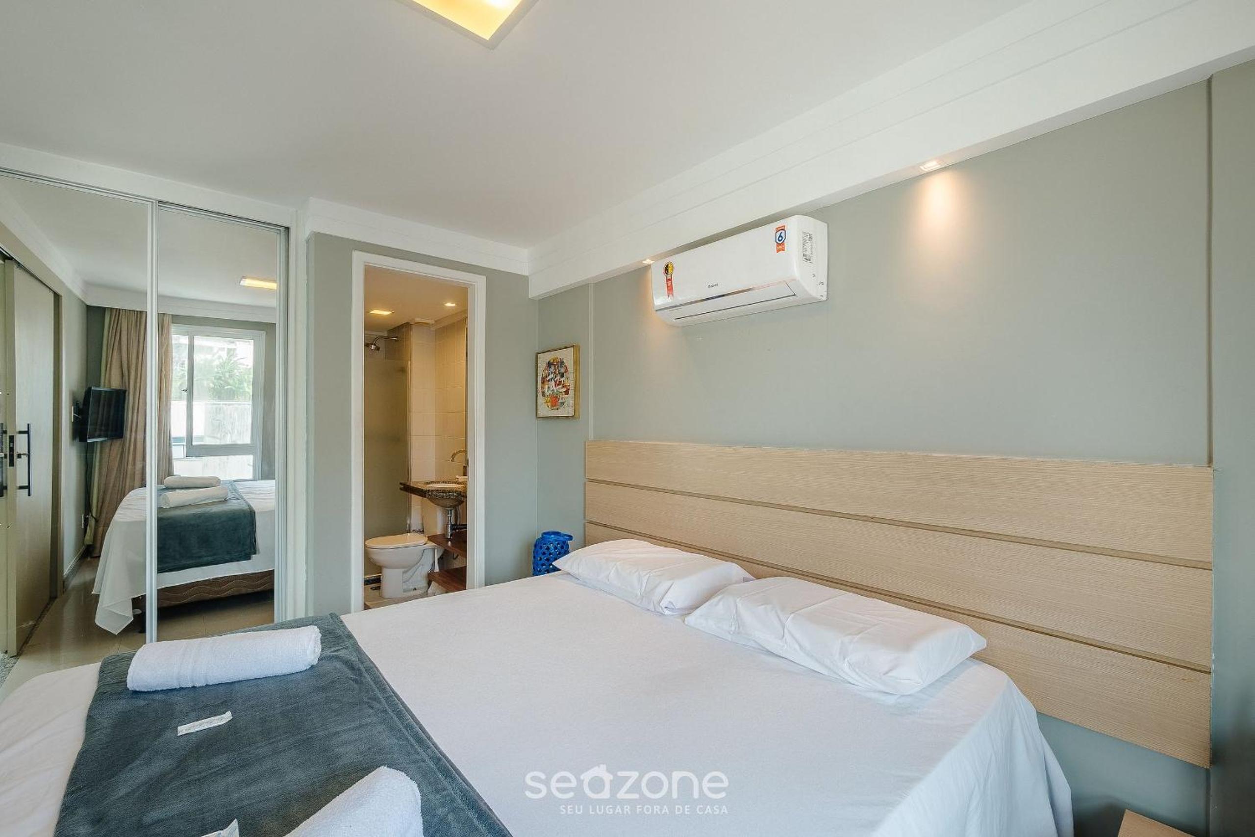 Apt w Jacuzzi and Sea View in Rio Vermelho ENC0307