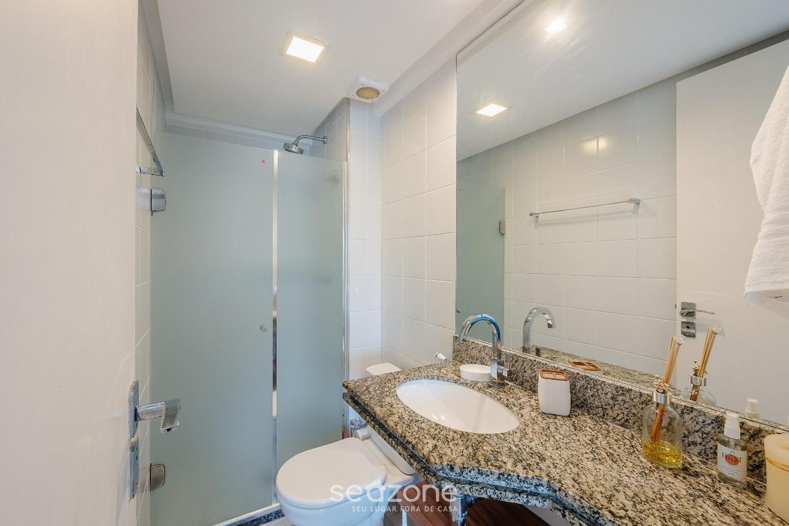 Apt w Jacuzzi and Sea View in Rio Vermelho ENC0307
