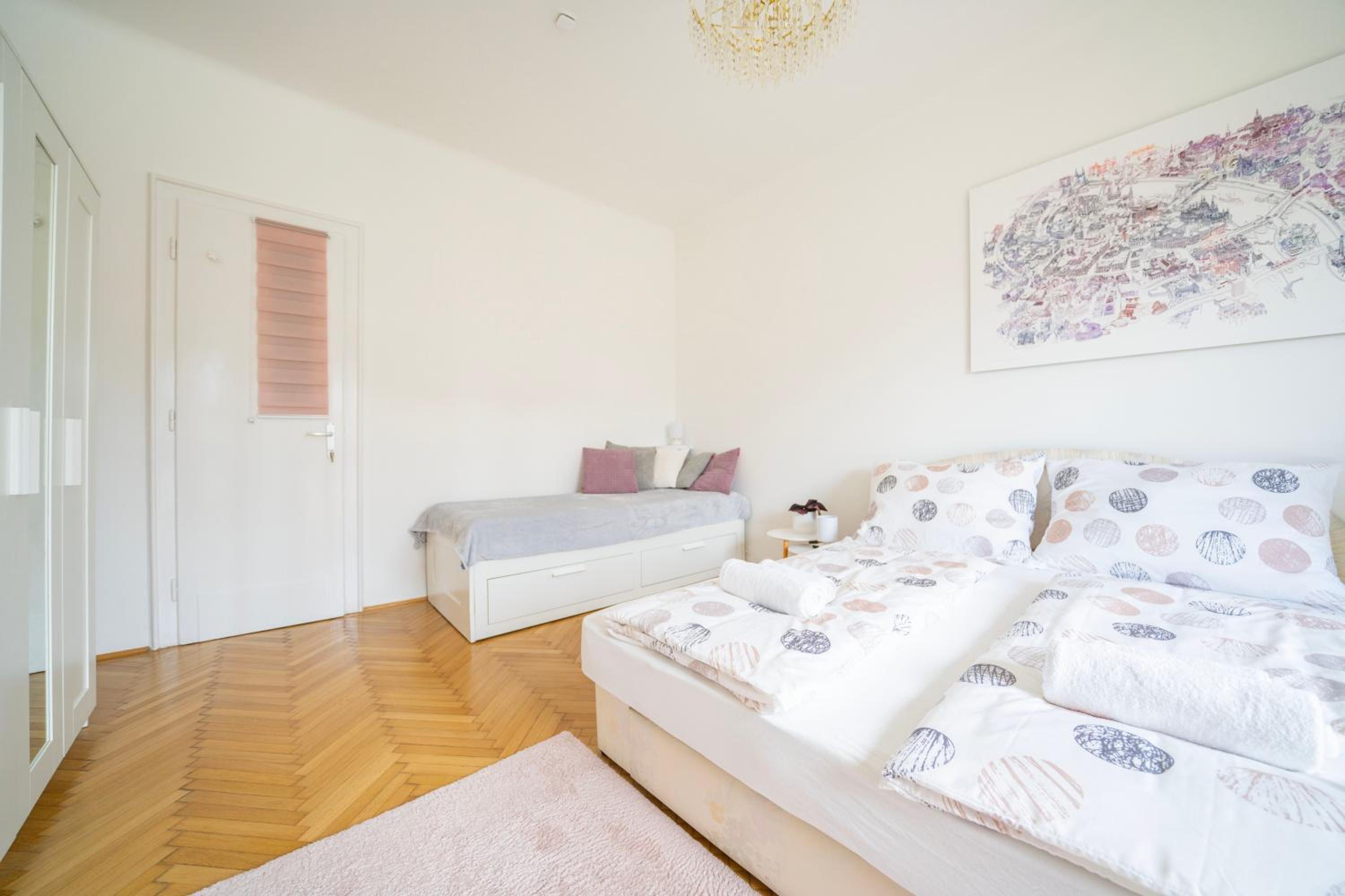 Pozsonyi Street 3BR, Balcony Family Retreat