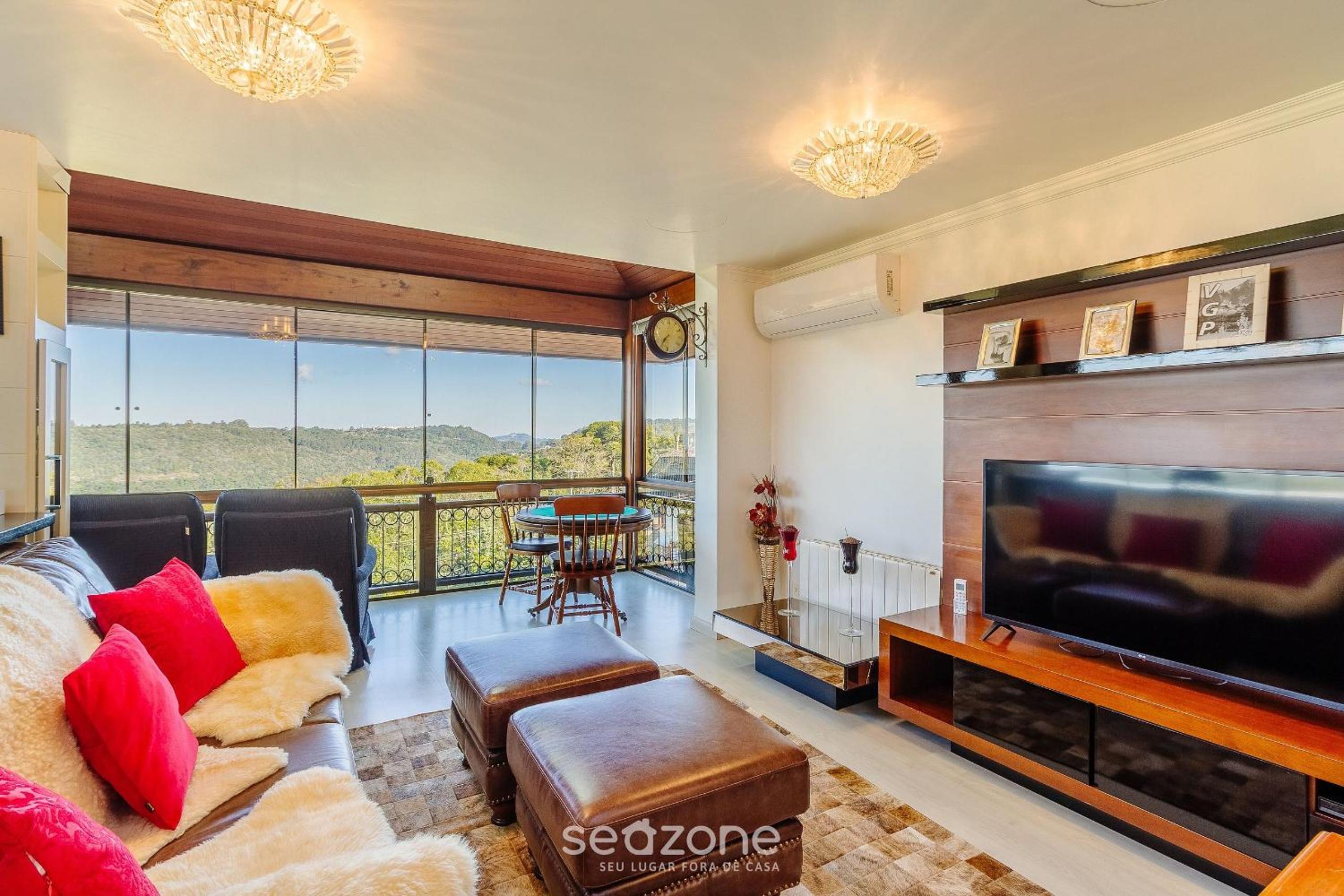 3 Bedroom Apartment with Mountain View RLU0302