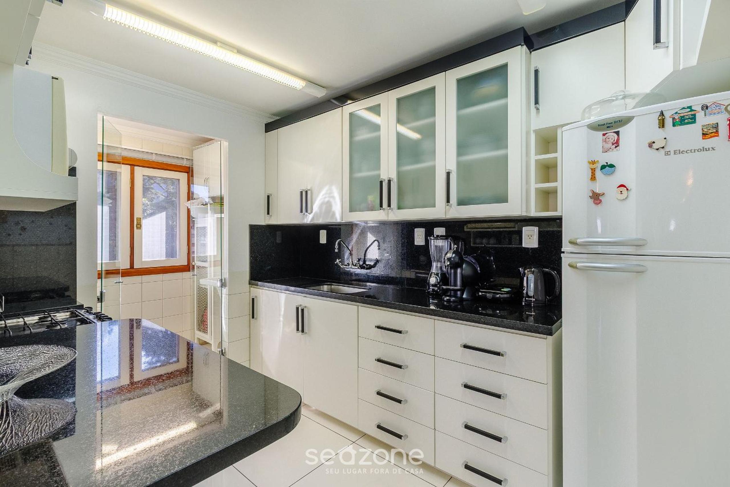 3 Bedroom Apartment with Mountain View RLU0302