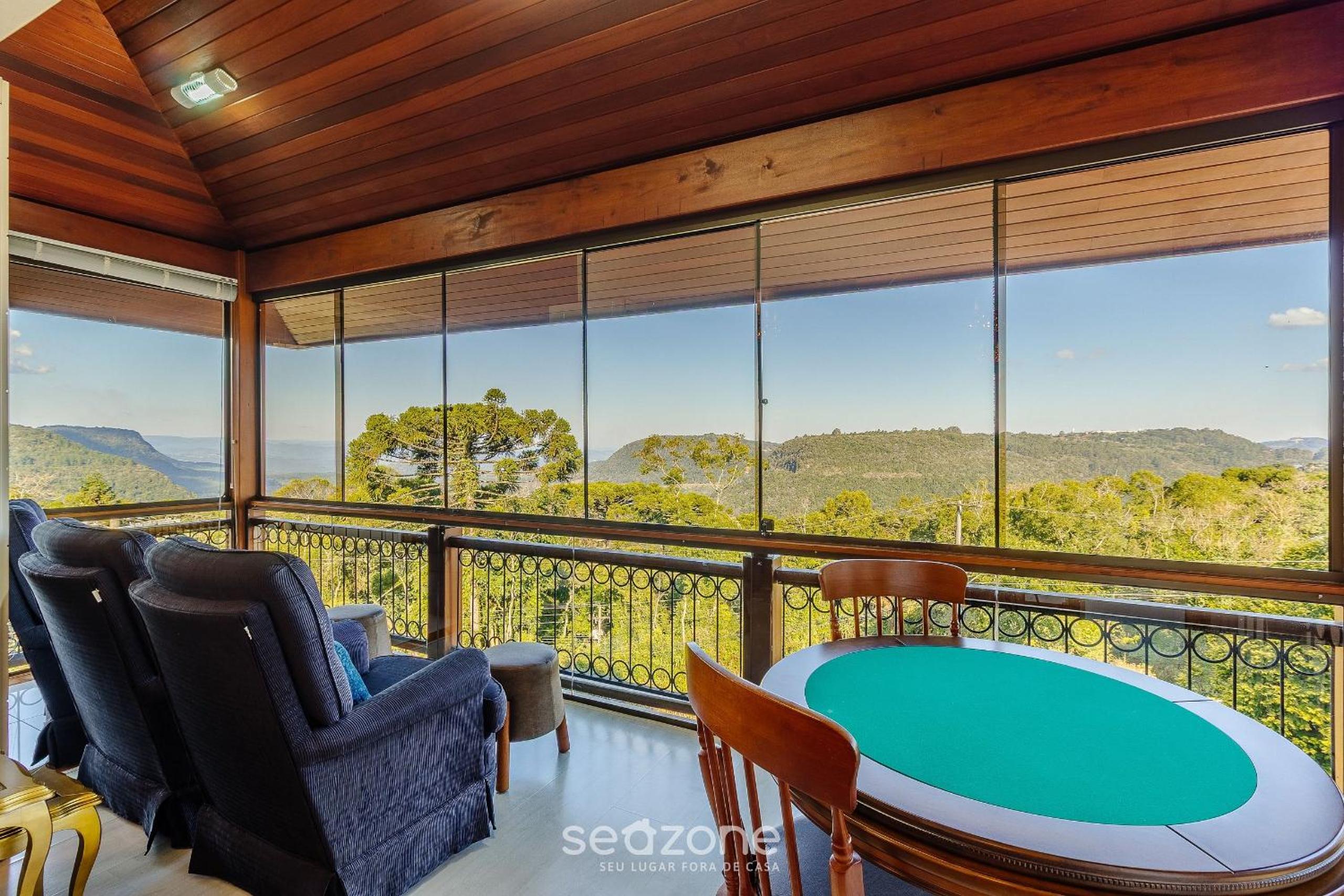 3 Bedroom Apartment with Mountain View RLU0302