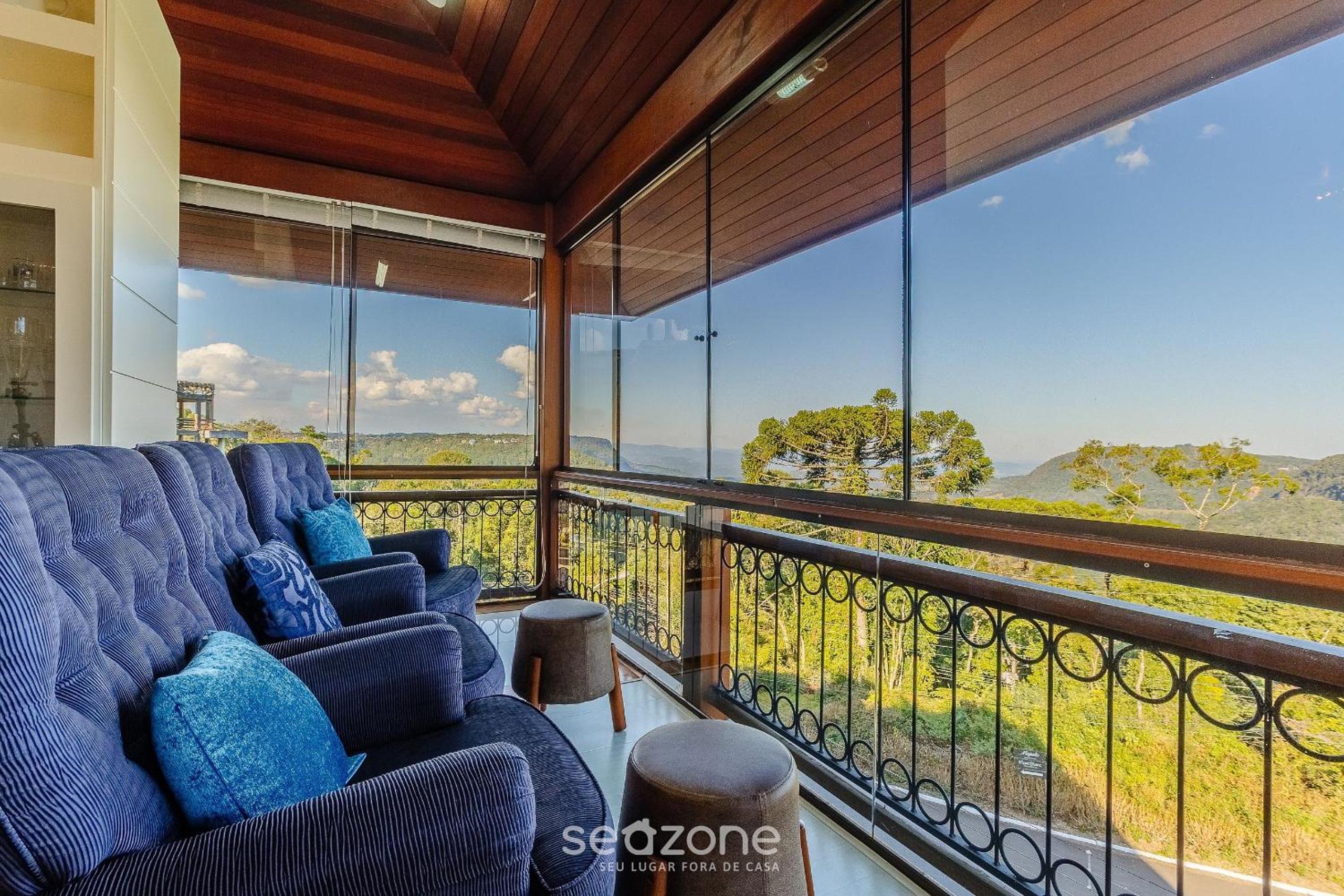 3 Bedroom Apartment with Mountain View RLU0302