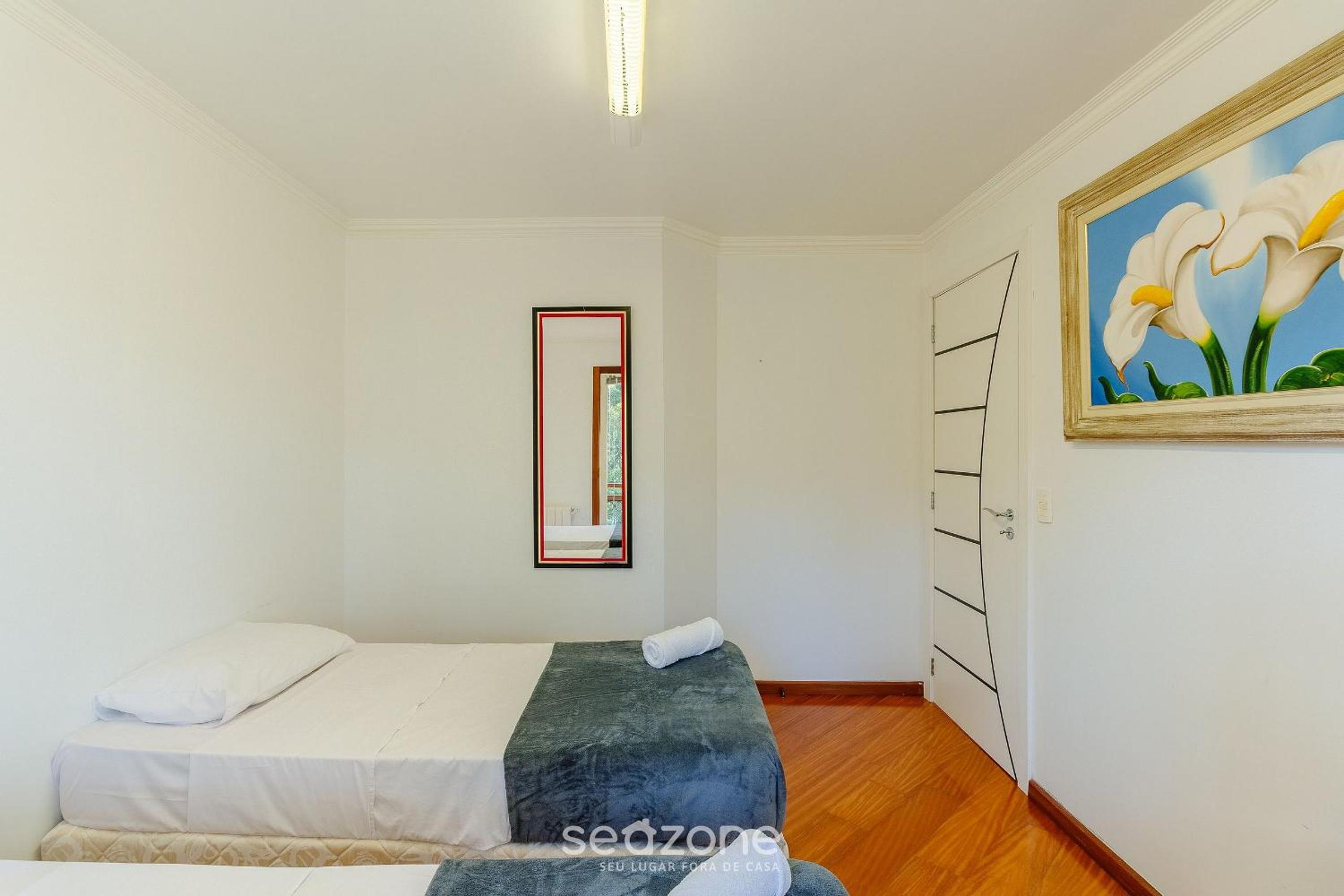 3 Bedroom Apartment with Mountain View RLU0302