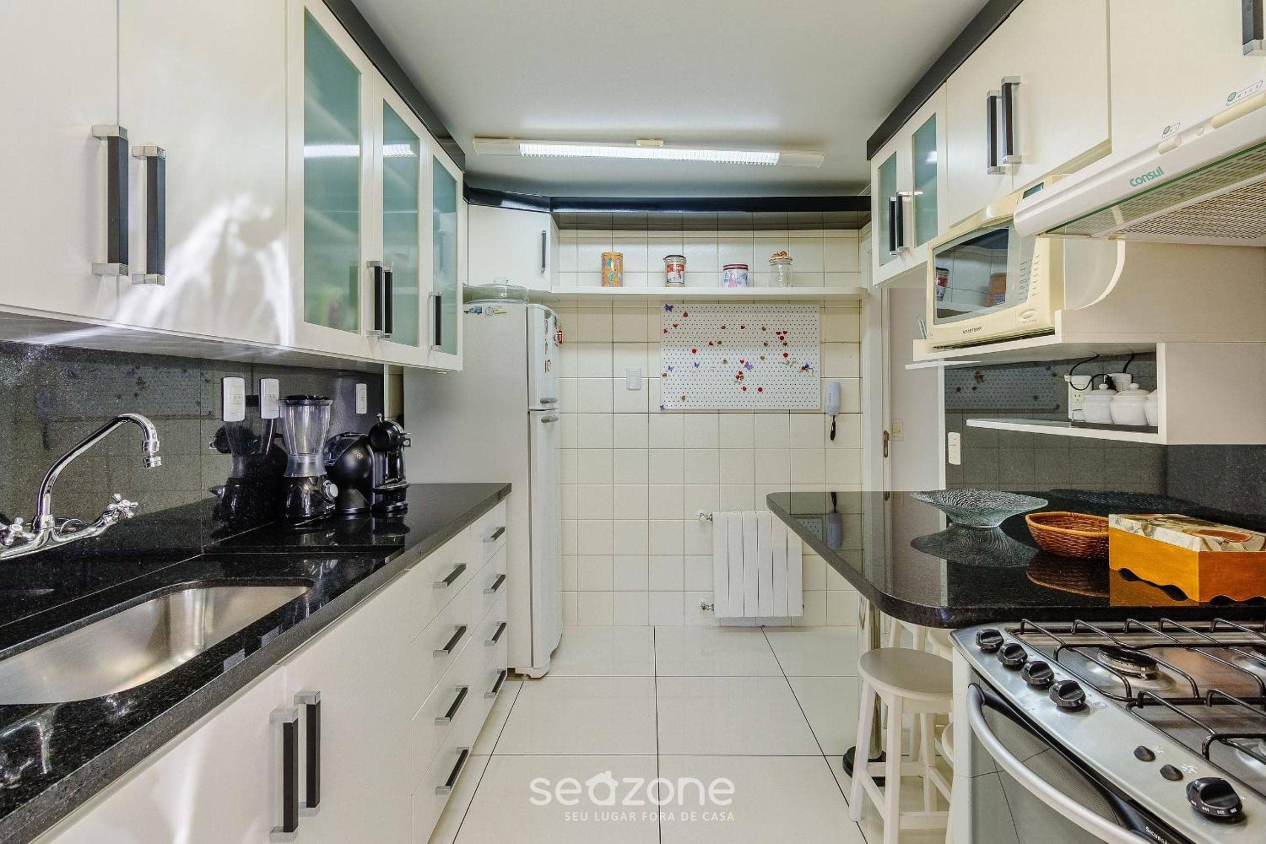 3 Bedroom Apartment with Mountain View RLU0302