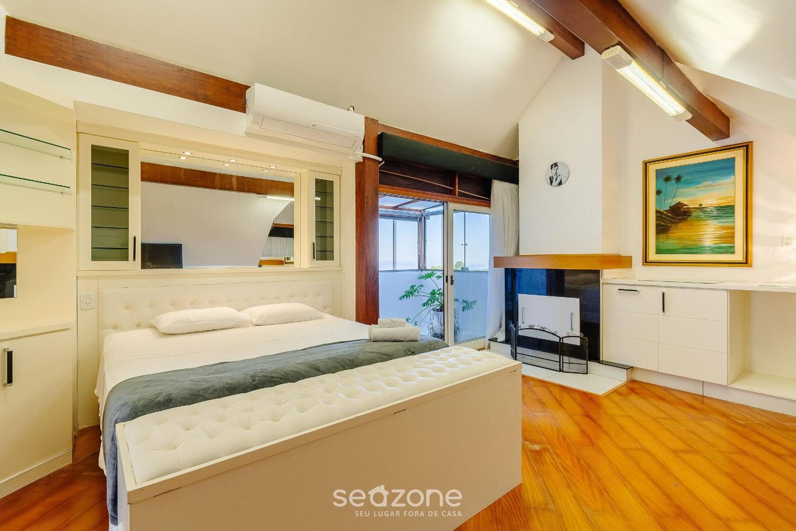 3 Bedroom Apartment with Mountain View RLU0302