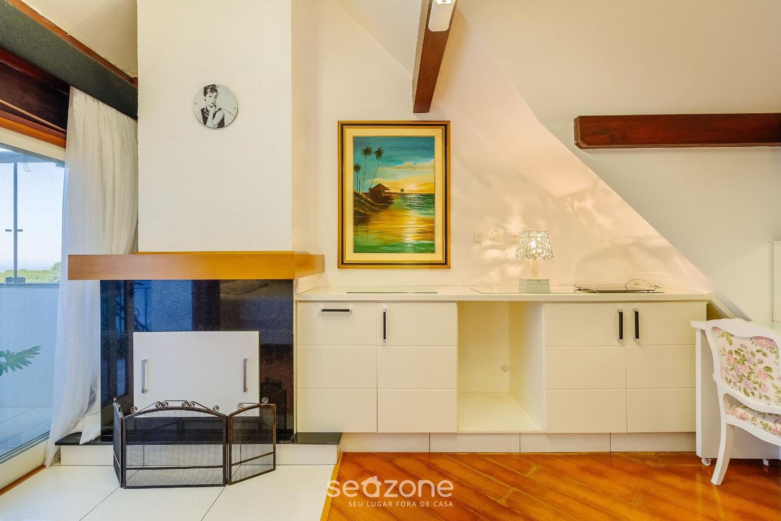 3 Bedroom Apartment with Mountain View RLU0302