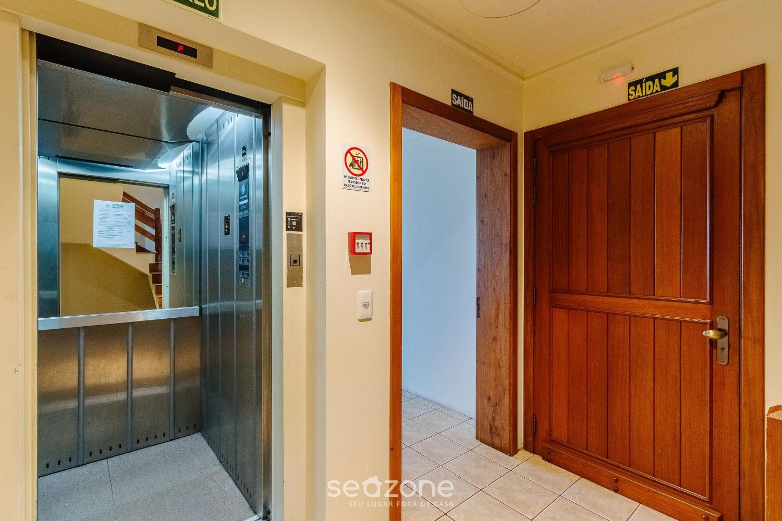 3 Bedroom Apartment with Mountain View RLU0302