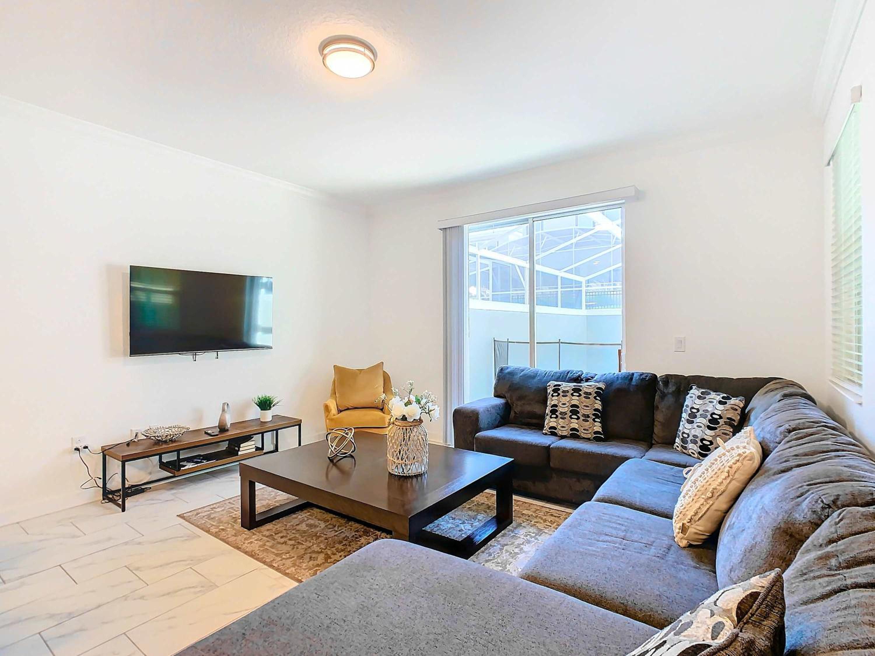Family Oasis with Private Pool and access to 2 clubhouses - Free Waterpark