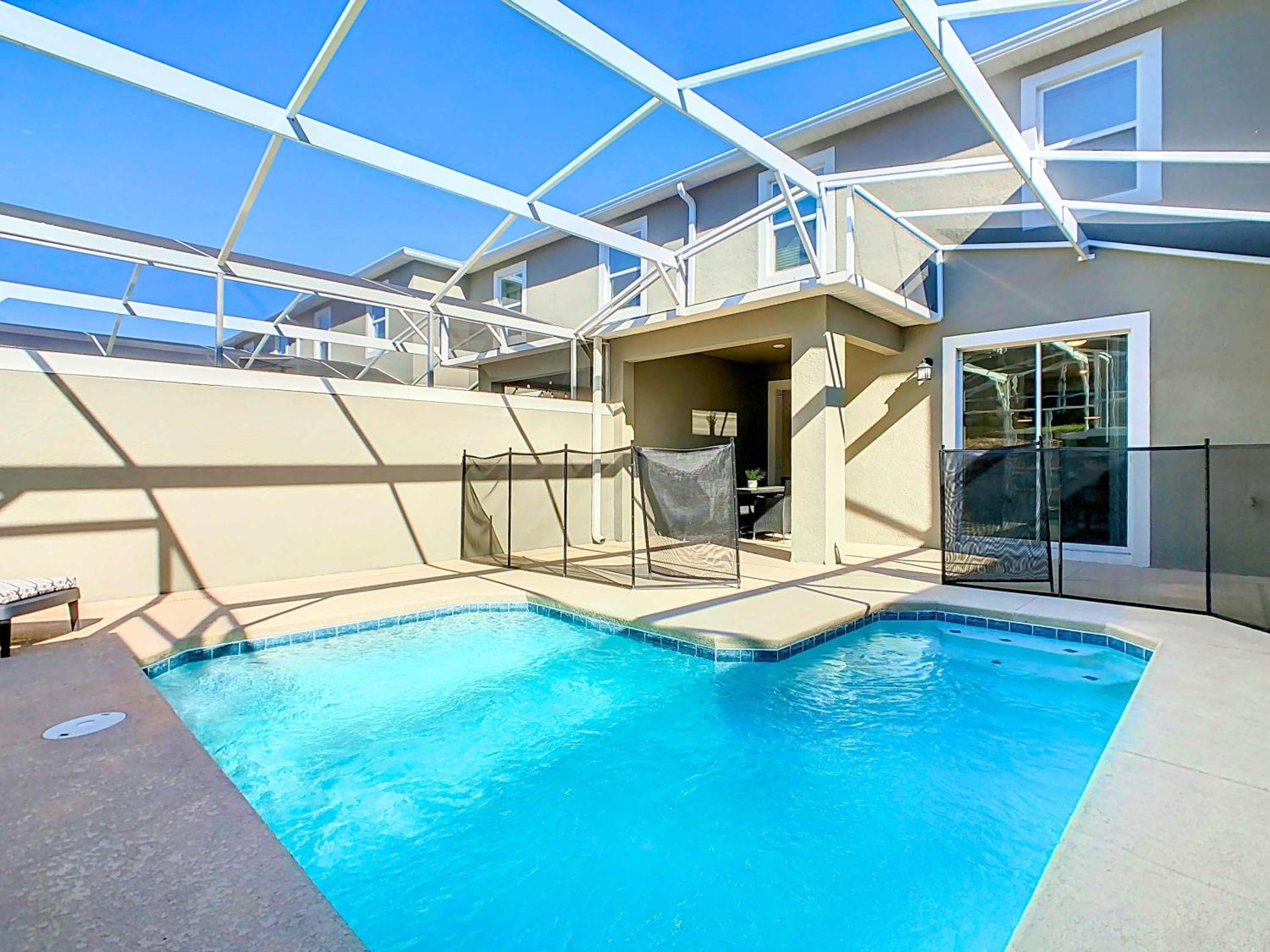 Family Oasis with Private Pool and access to 2 clubhouses - Free Waterpark
