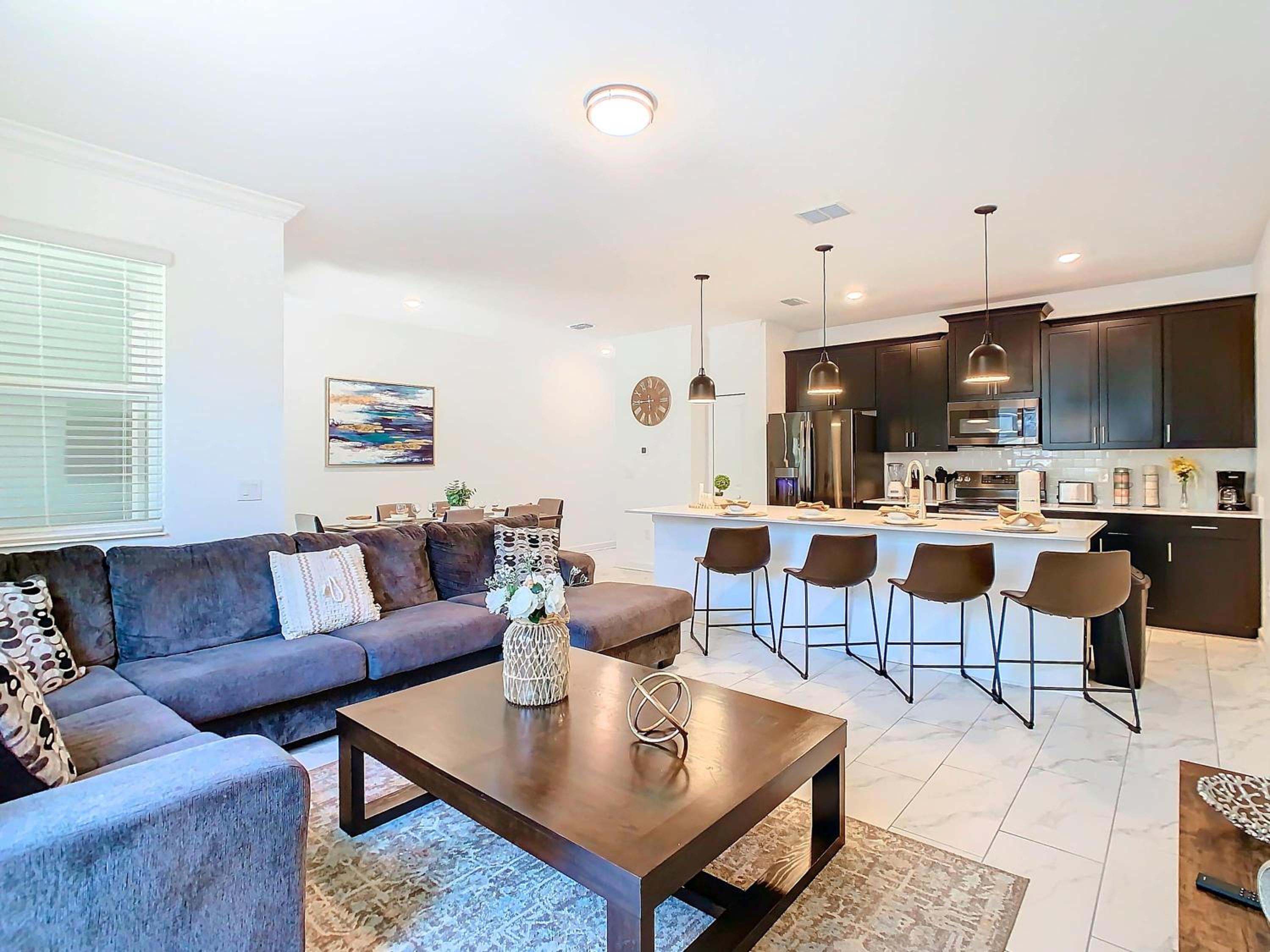 Family Oasis with Private Pool and access to 2 clubhouses - Free Waterpark