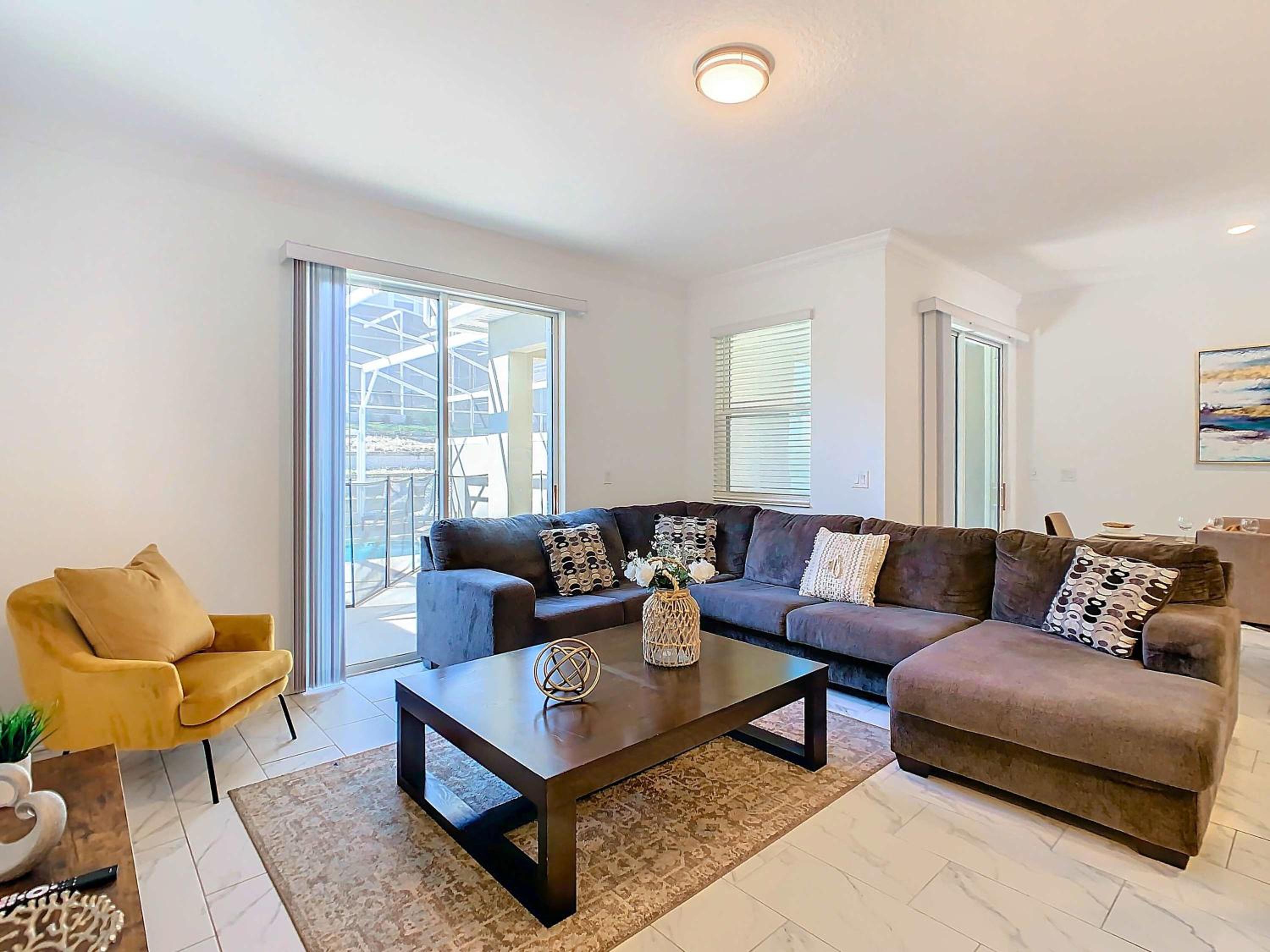 Family Oasis with Private Pool and access to 2 clubhouses - Free Waterpark