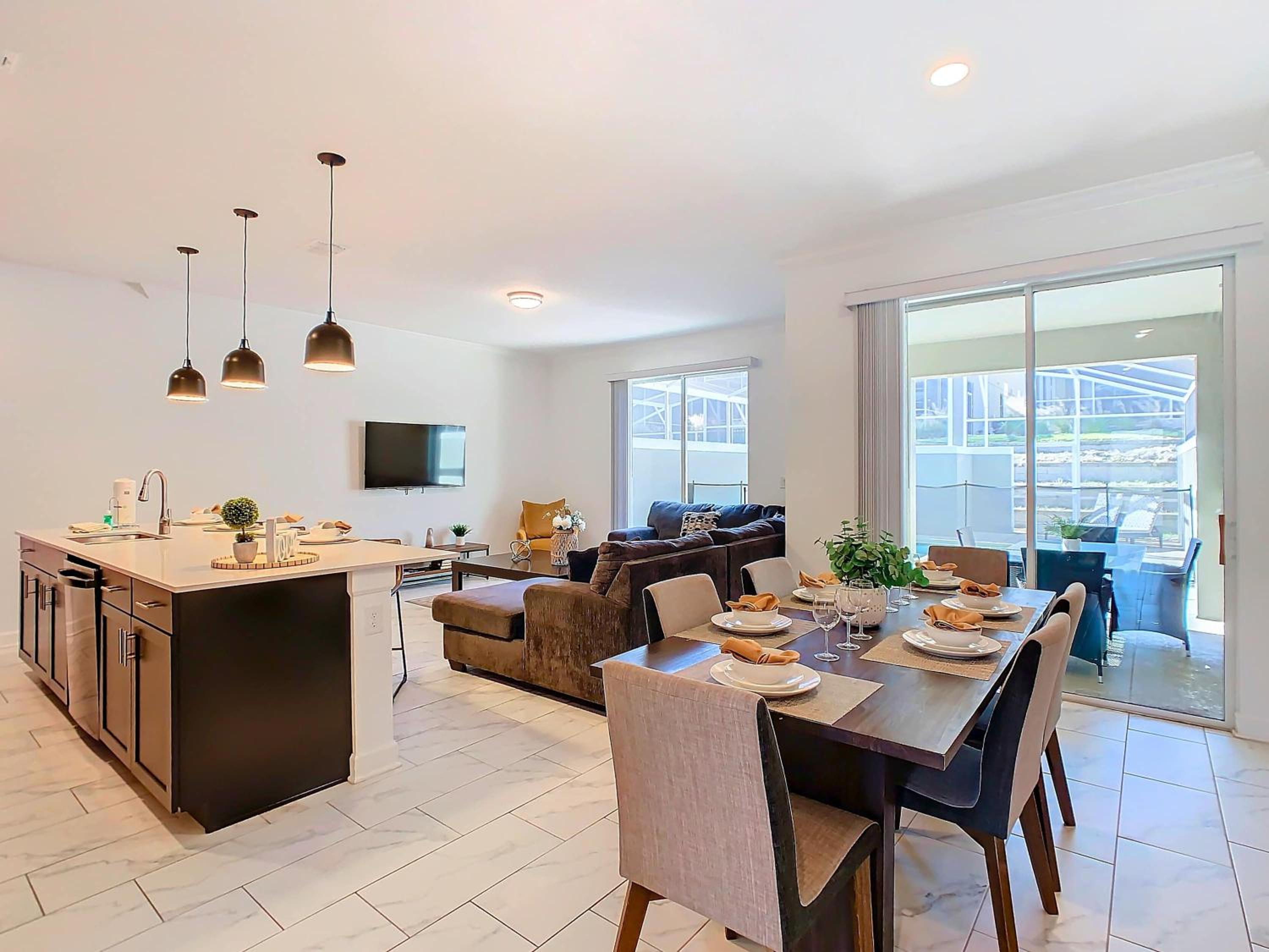 Family Oasis with Private Pool and access to 2 clubhouses - Free Waterpark