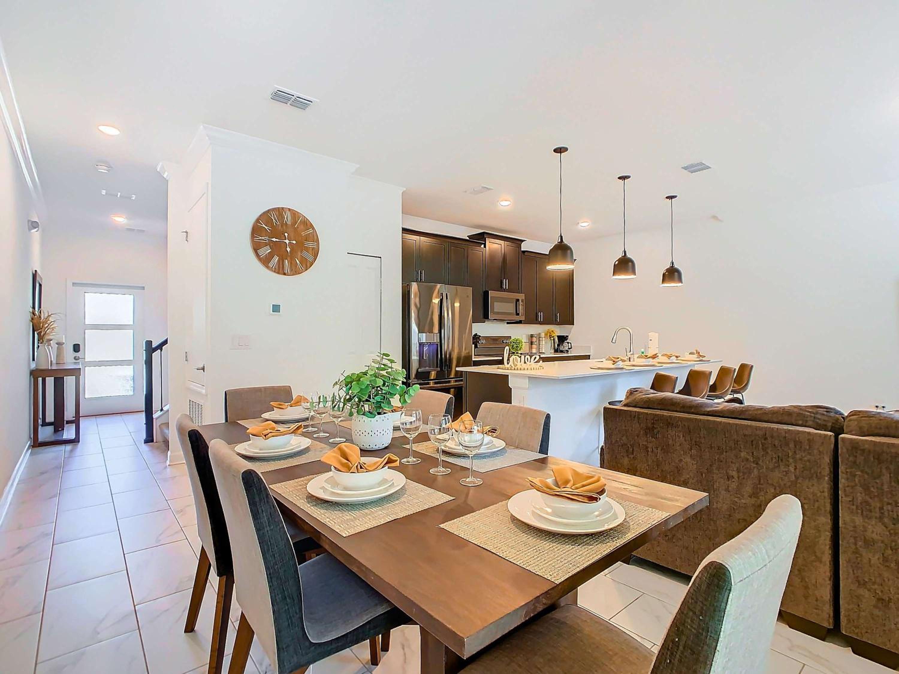 Family Oasis with Private Pool and access to 2 clubhouses - Free Waterpark