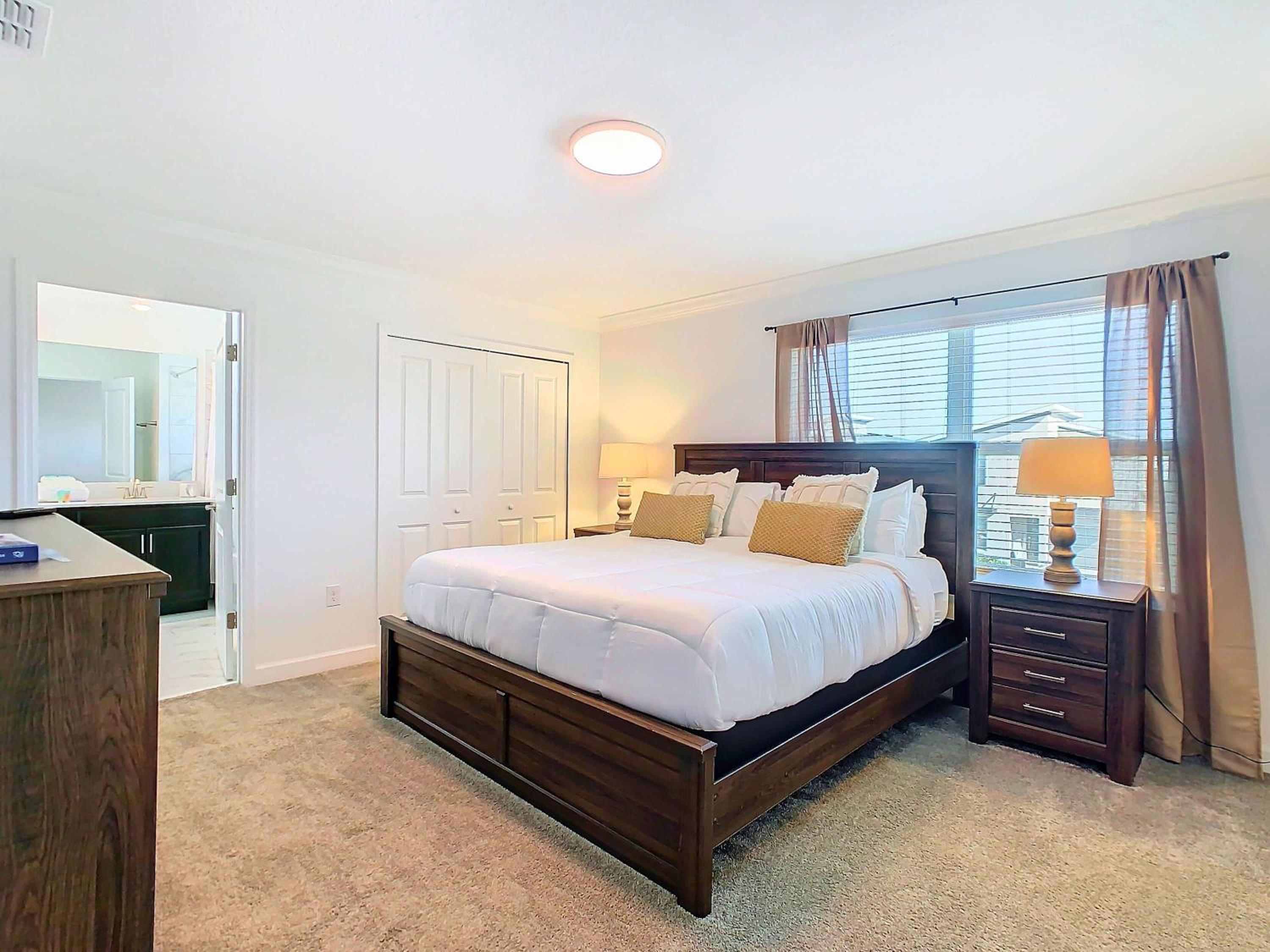 Family Oasis with Private Pool and access to 2 clubhouses - Free Waterpark