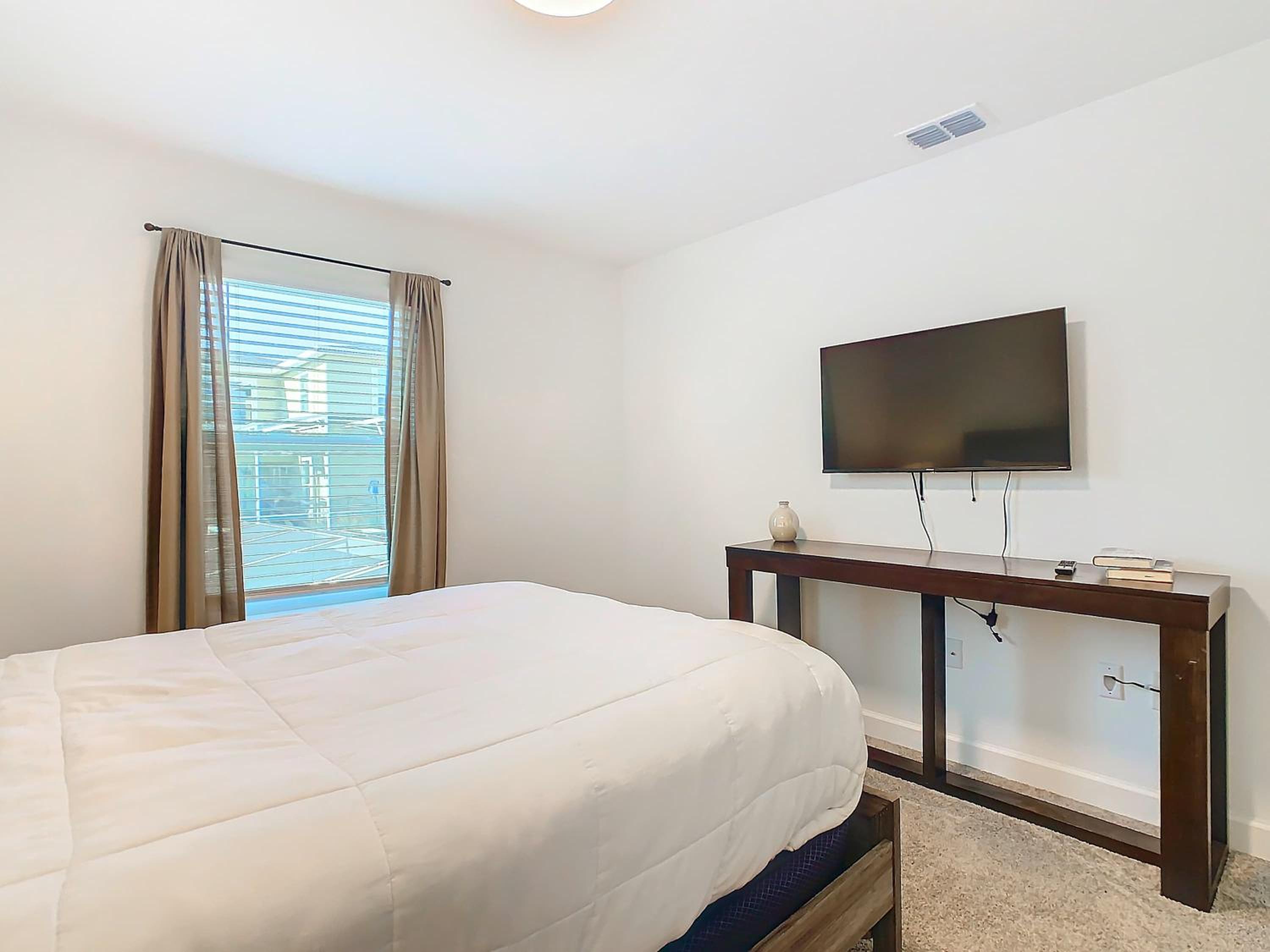 Family Oasis with Private Pool and access to 2 clubhouses - Free Waterpark