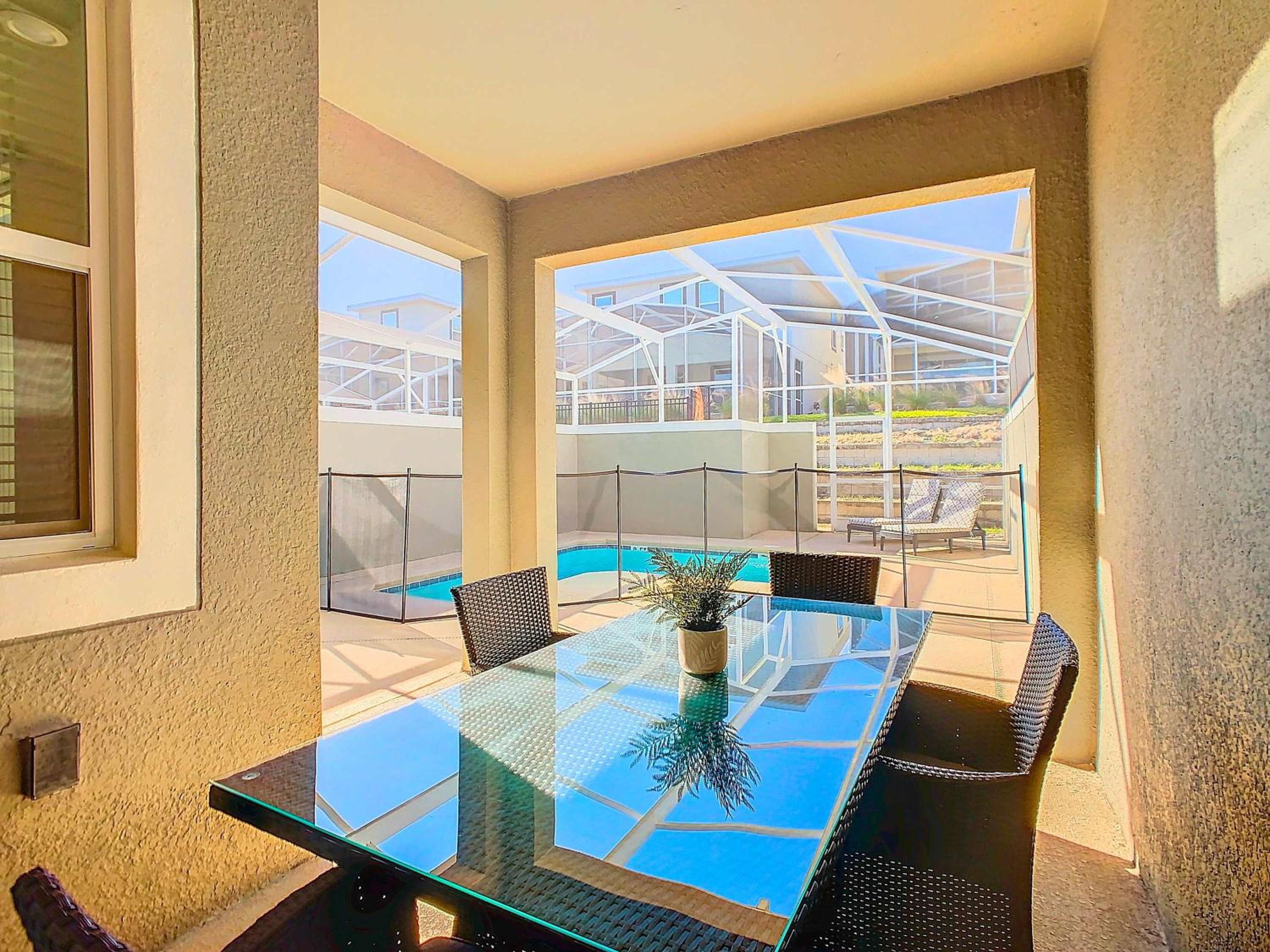 Family Oasis with Private Pool and access to 2 clubhouses - Free Waterpark