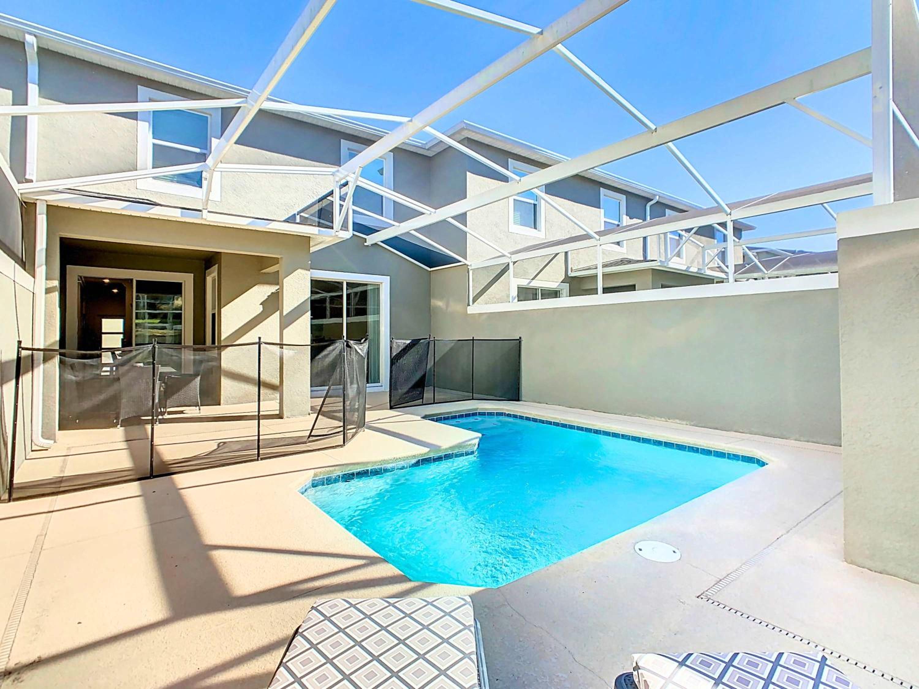 Family Oasis with Private Pool and access to 2 clubhouses - Free Waterpark