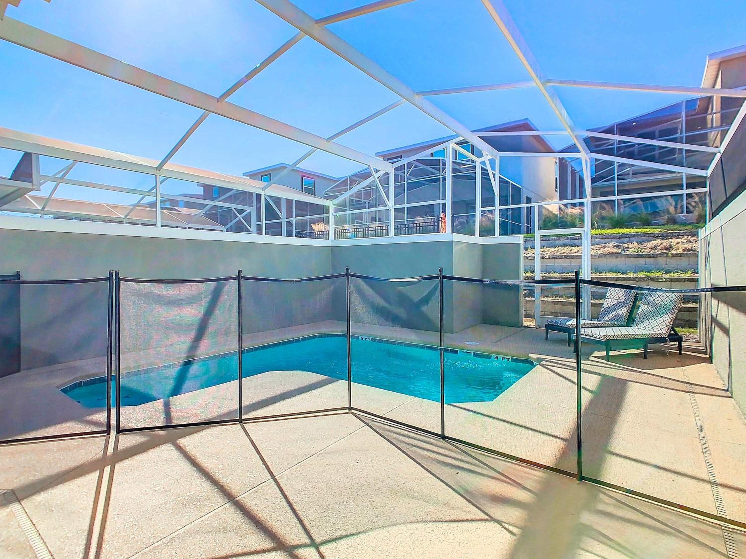 Family Oasis with Private Pool and access to 2 clubhouses - Free Waterpark
