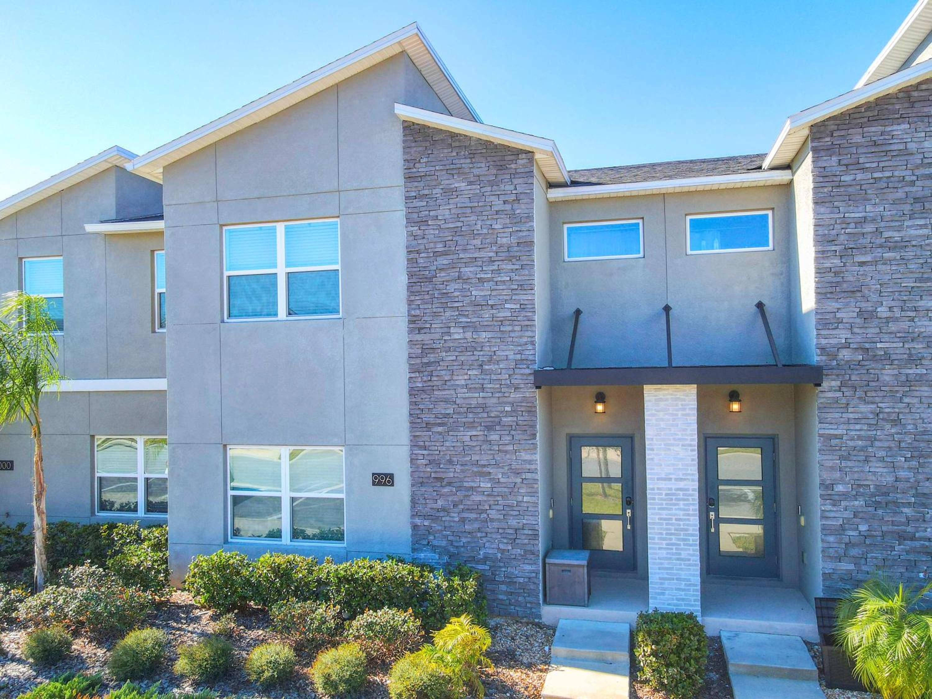 Family Oasis with Private Pool and access to 2 clubhouses - Free Waterpark