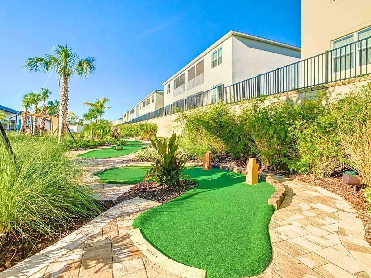 Family Oasis with Private Pool and access to 2 clubhouses - Free Waterpark