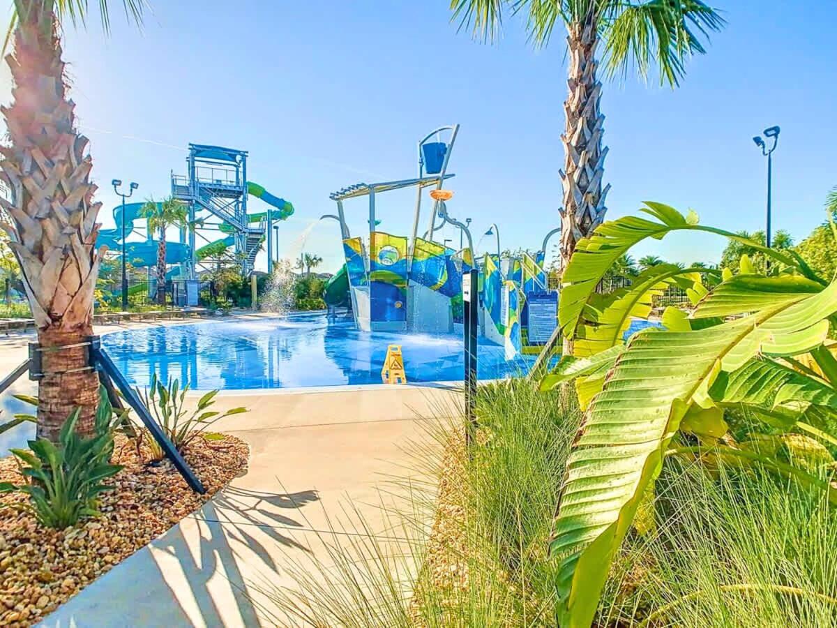 Family Oasis with Private Pool and access to 2 clubhouses - Free Waterpark