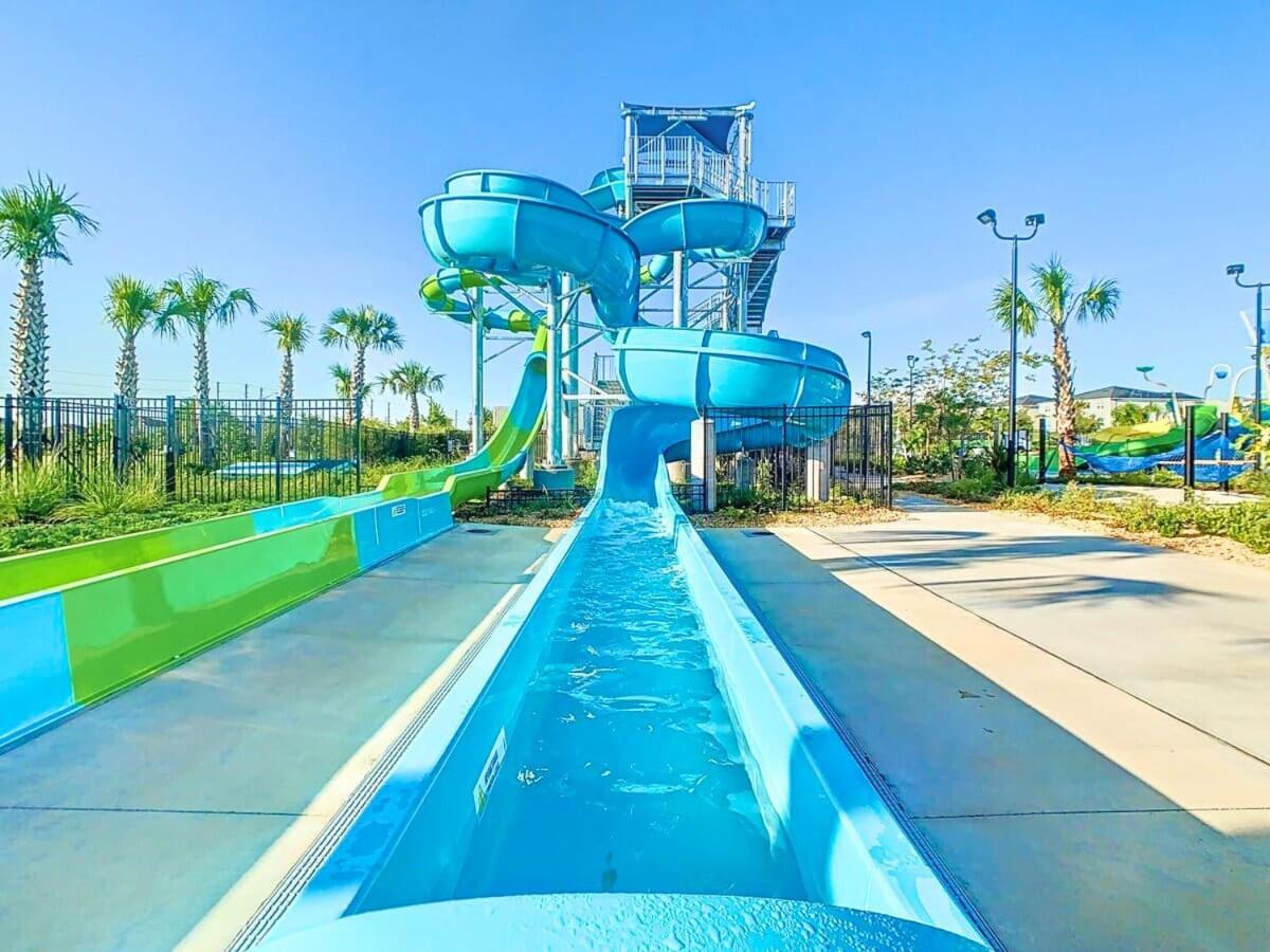 Family Oasis with Private Pool and access to 2 clubhouses - Free Waterpark