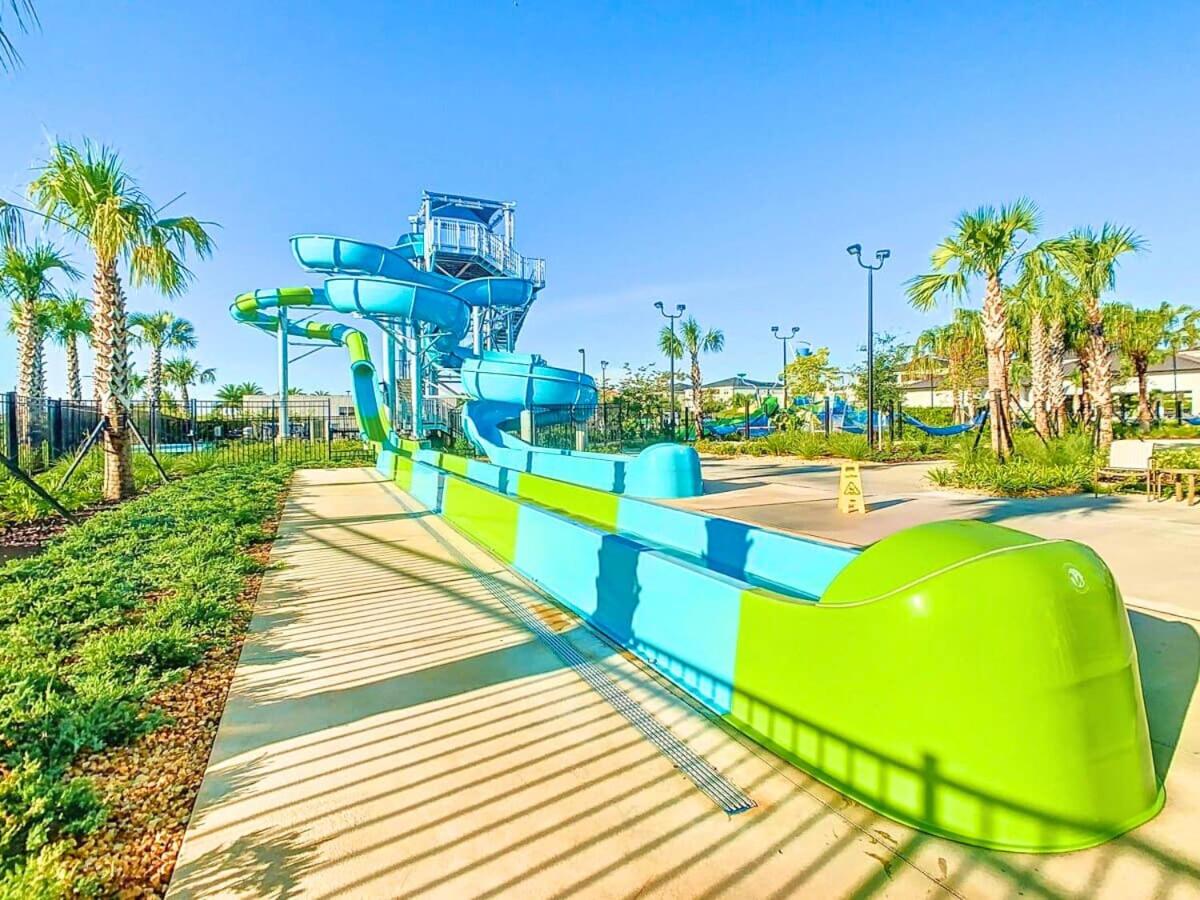 Family Oasis with Private Pool and access to 2 clubhouses - Free Waterpark