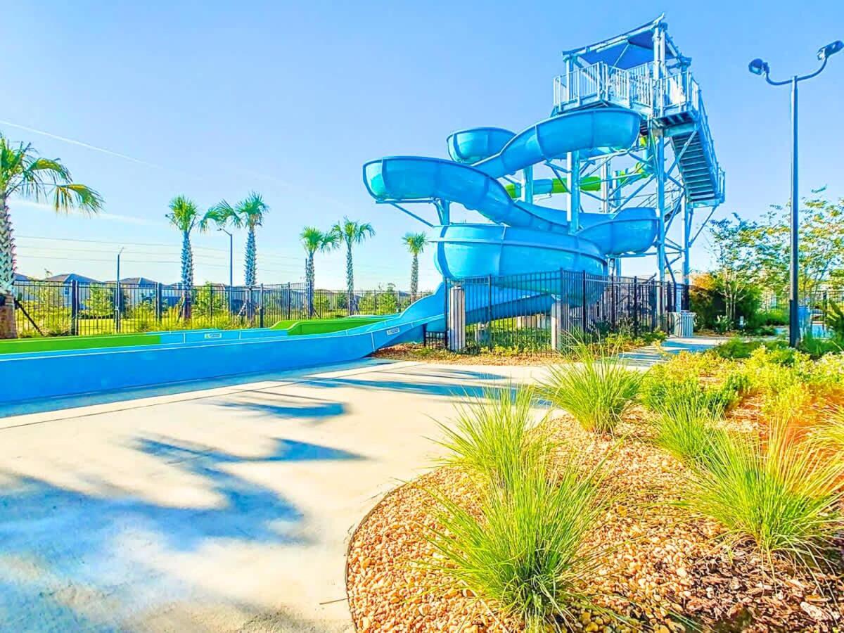 Family Oasis with Private Pool and access to 2 clubhouses - Free Waterpark