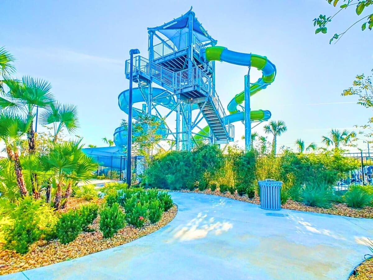 Family Oasis with Private Pool and access to 2 clubhouses - Free Waterpark