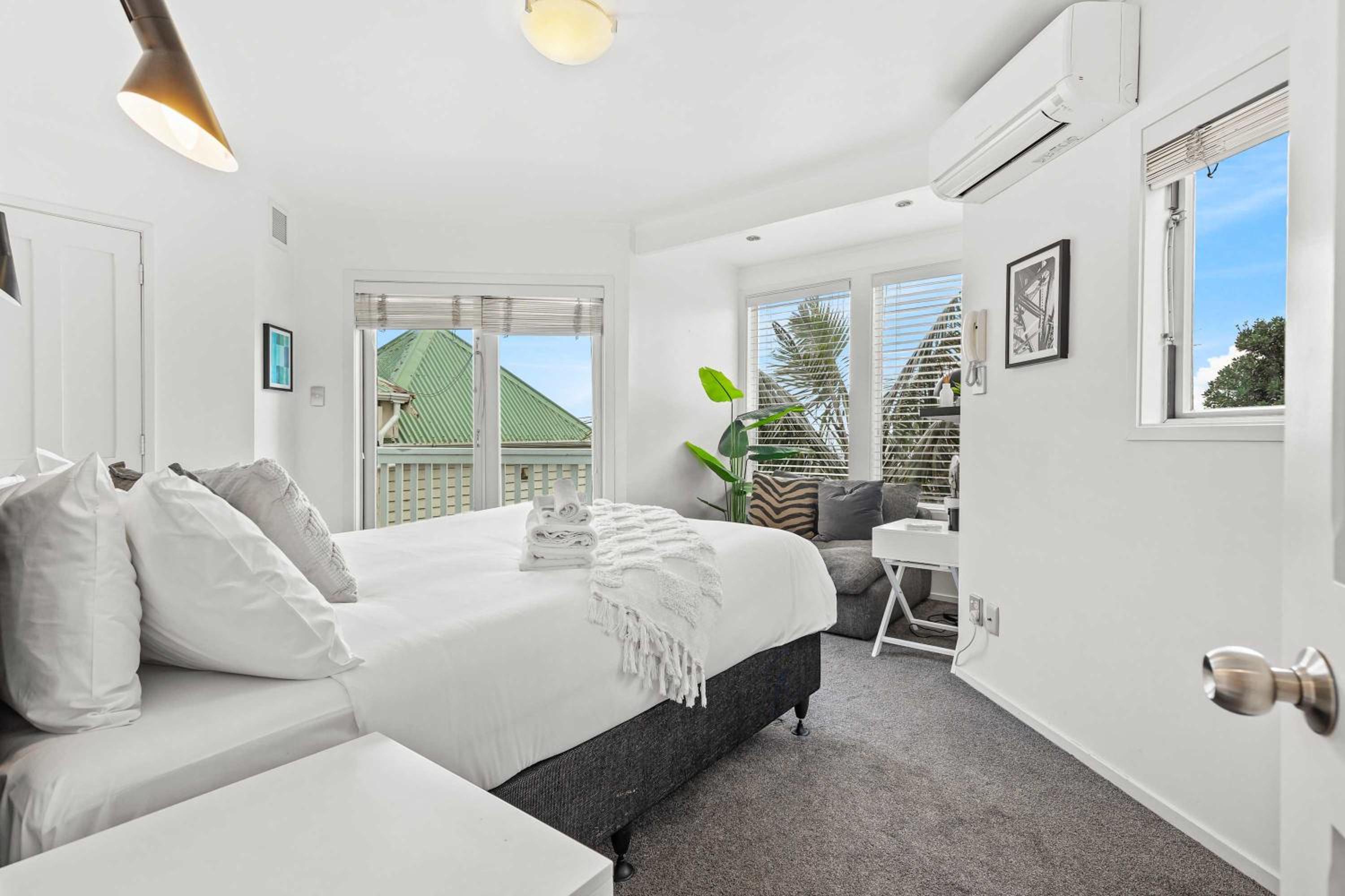 Charming 2BR Home Near City & Bay by Zodiak Stays