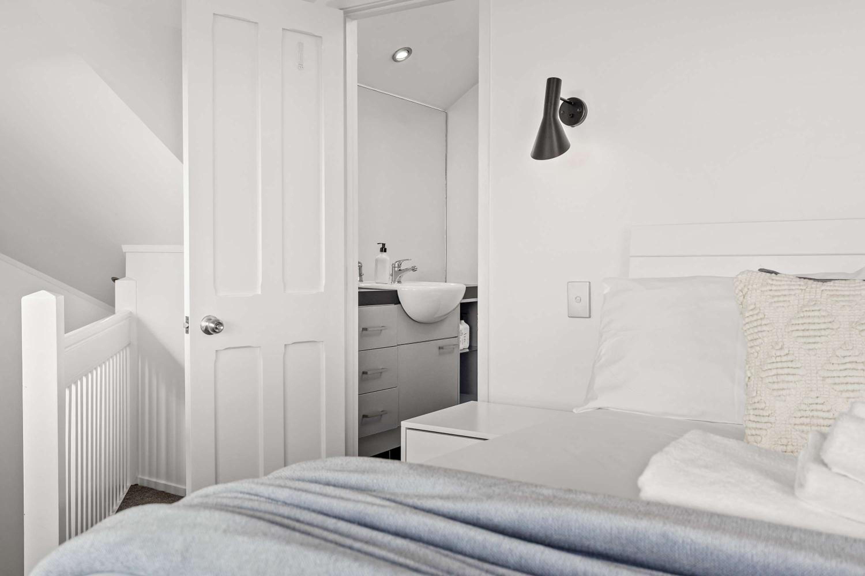 Charming 2BR Home Near City & Bay by Zodiak Stays