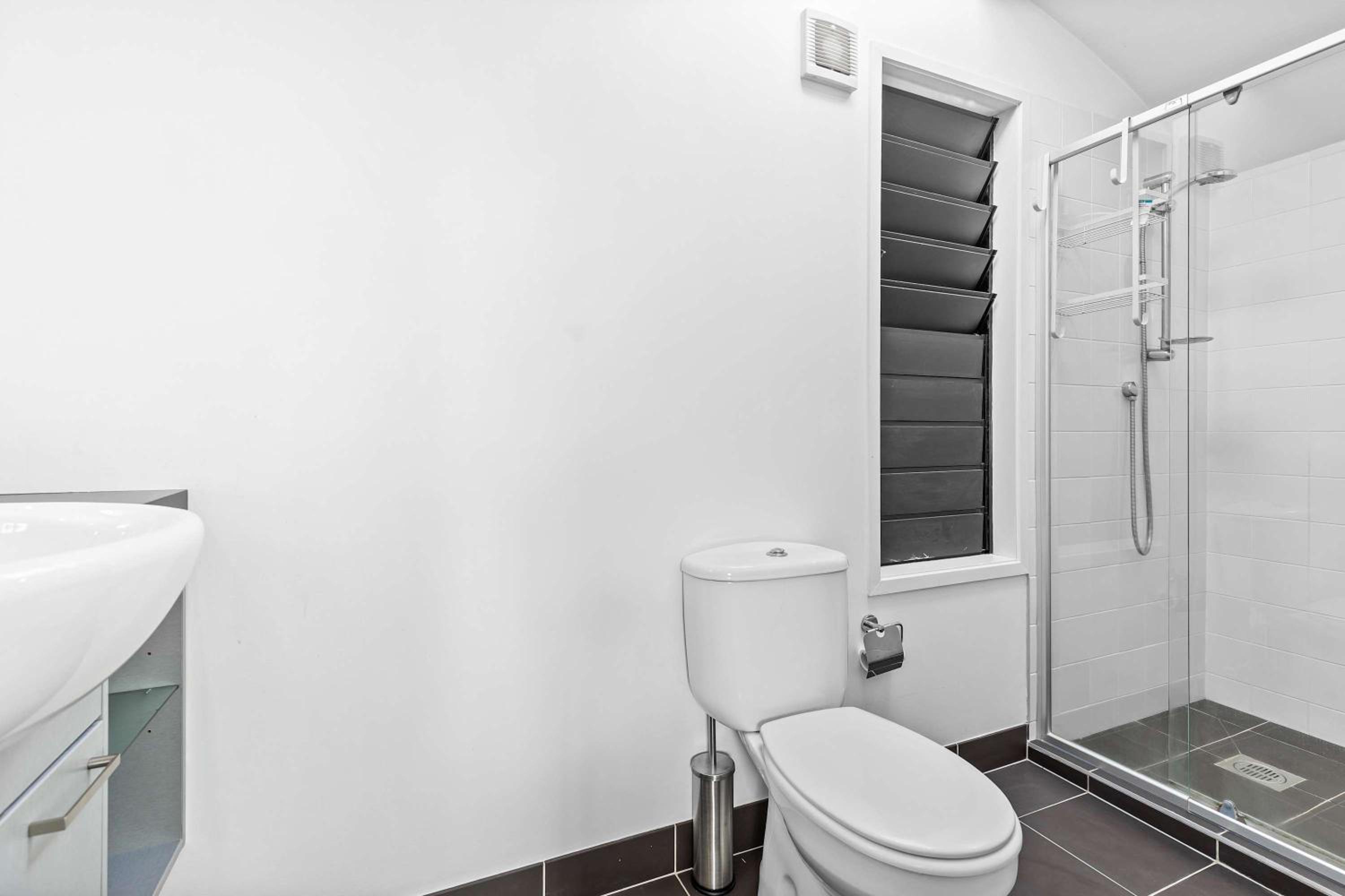 Charming 2BR Home Near City & Bay by Zodiak Stays
