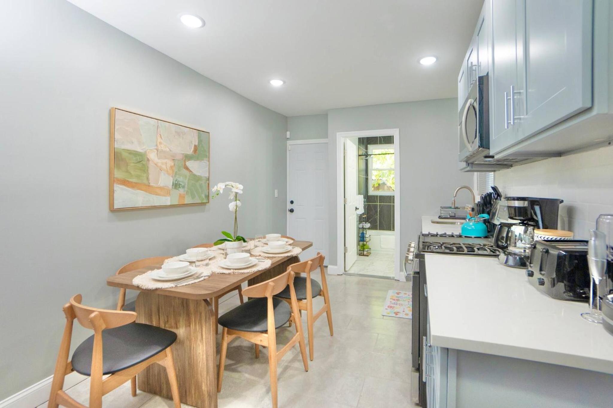 Urban Charm | Near EWR Airport Easy Access to NYC
