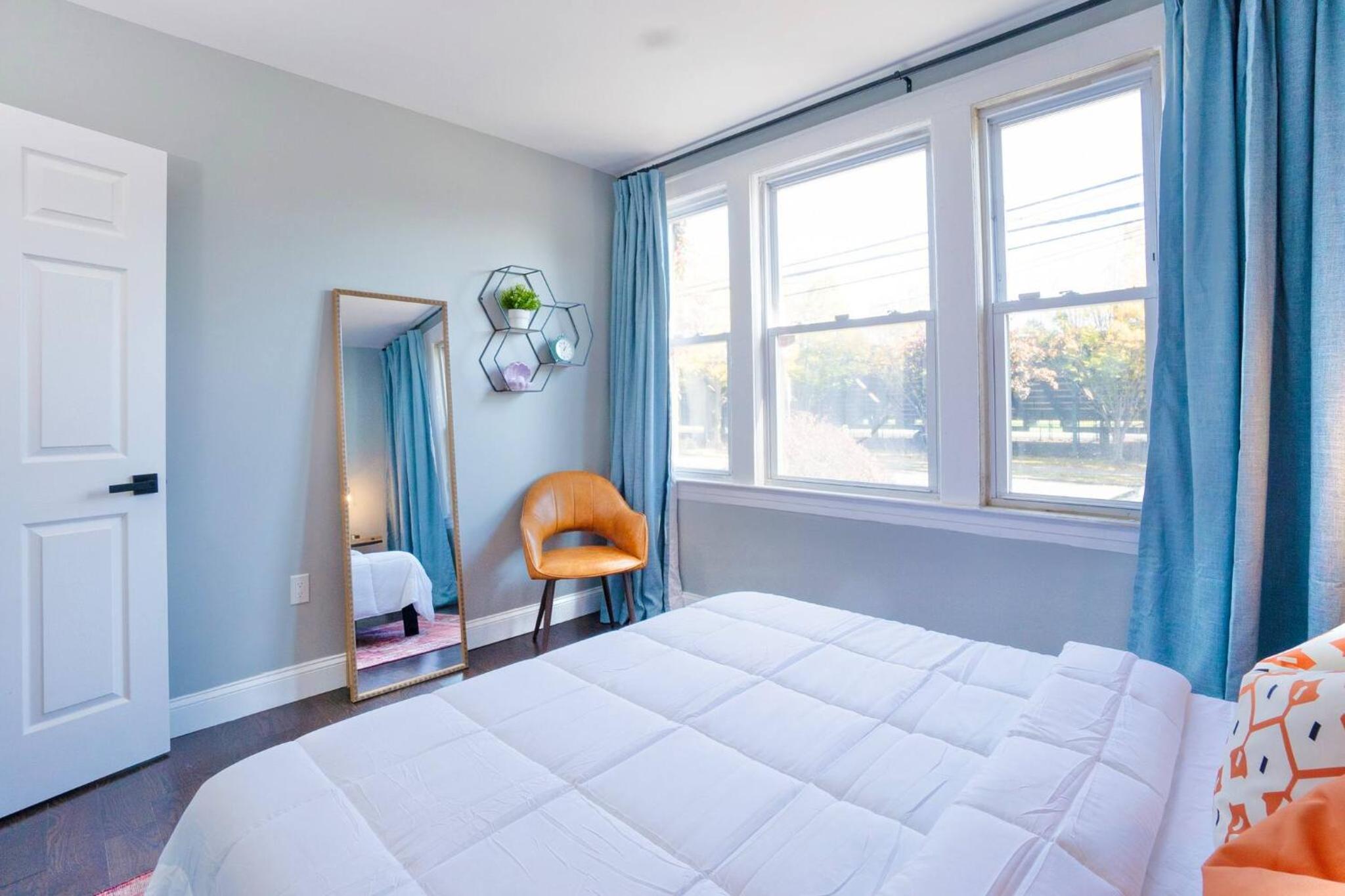 Urban Charm | Near EWR Airport Easy Access to NYC