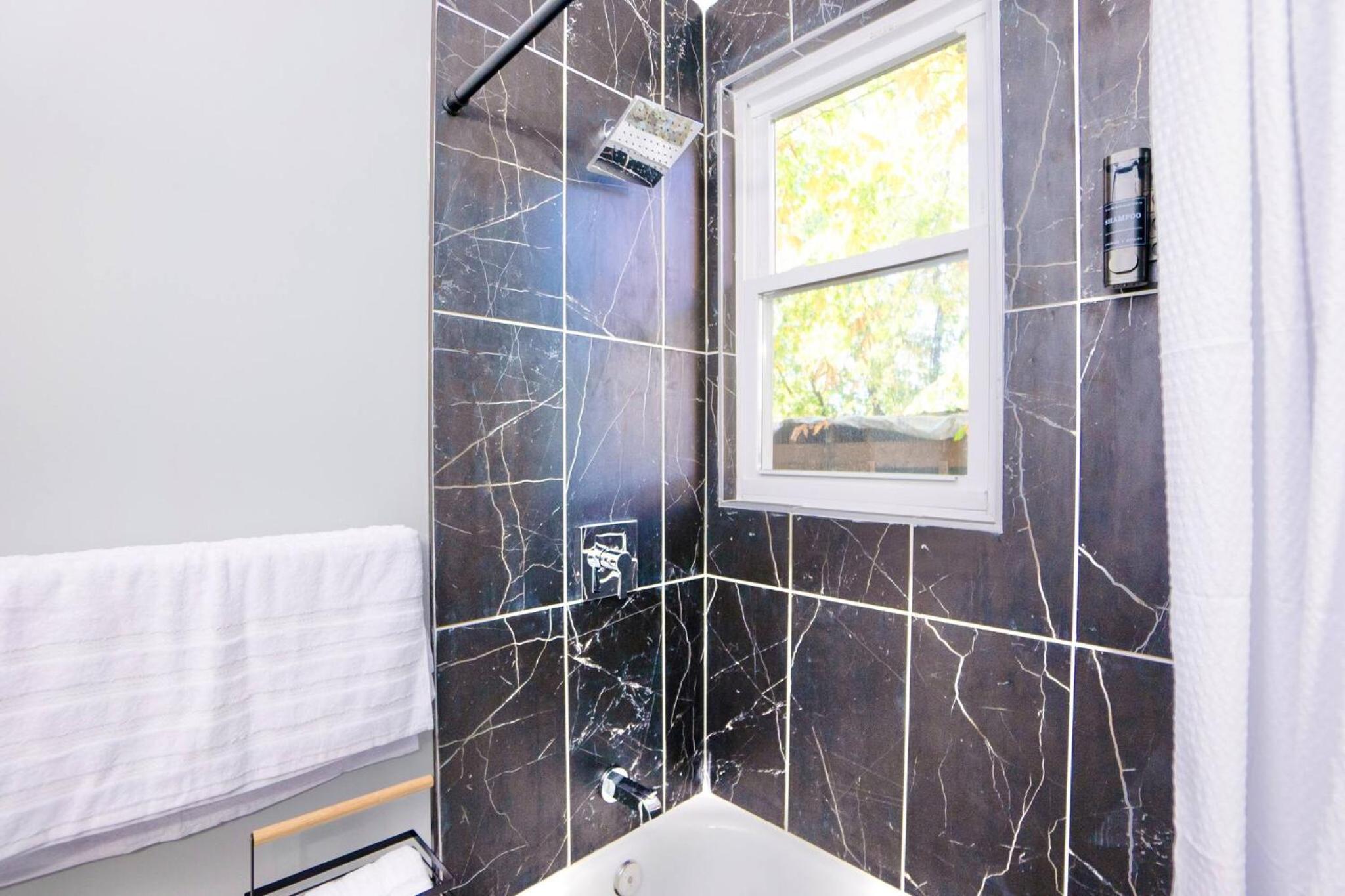 Urban Charm | Near EWR Airport Easy Access to NYC