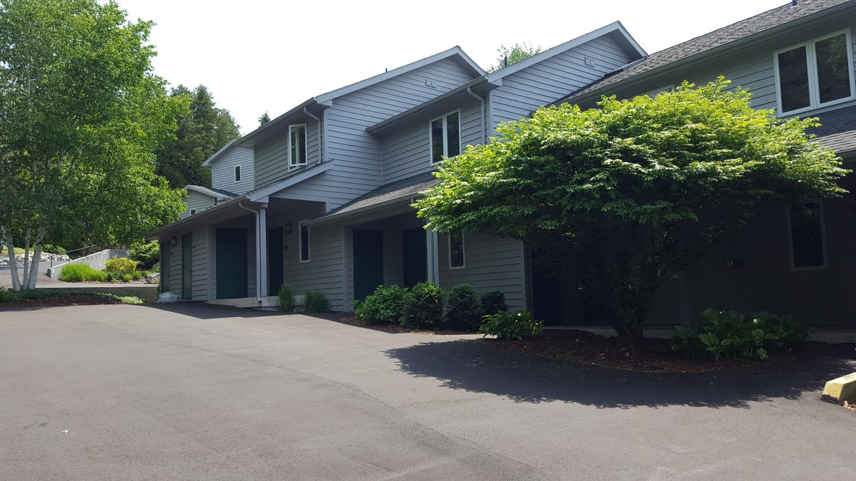 Evergreen Hill Condominiums