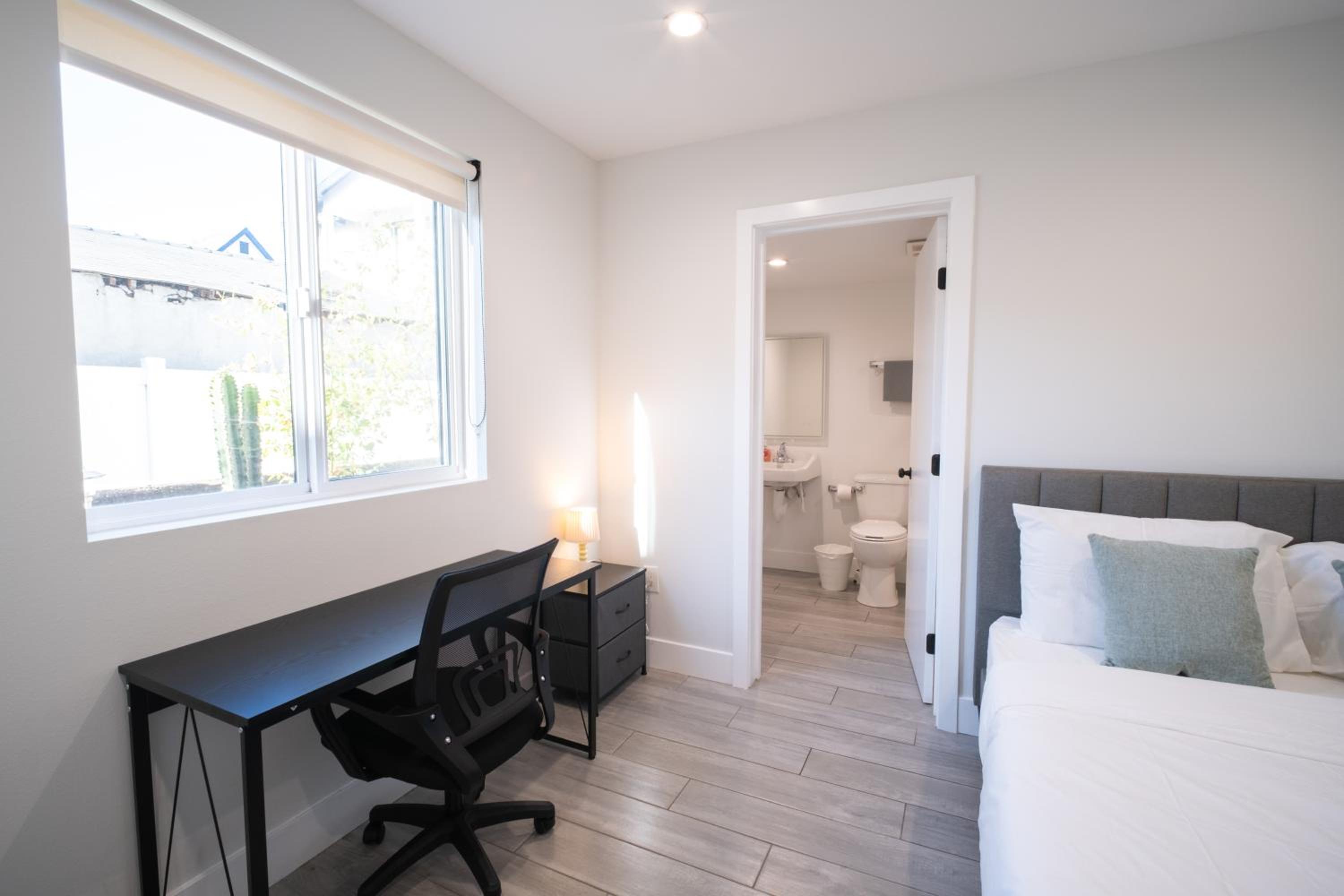 Stylish Private Ensuite Room near USC