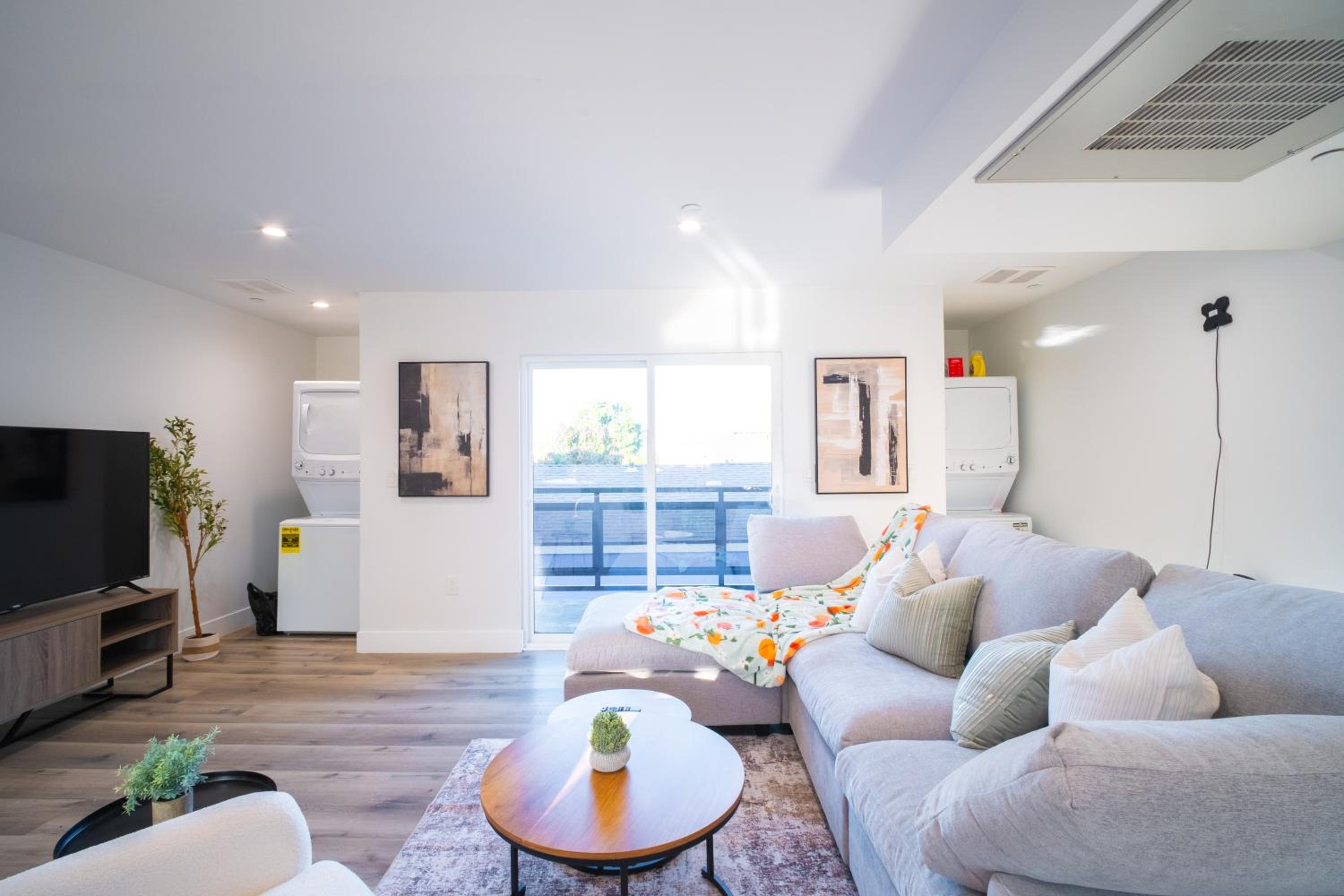 Modern Private Ensuite Room near USC