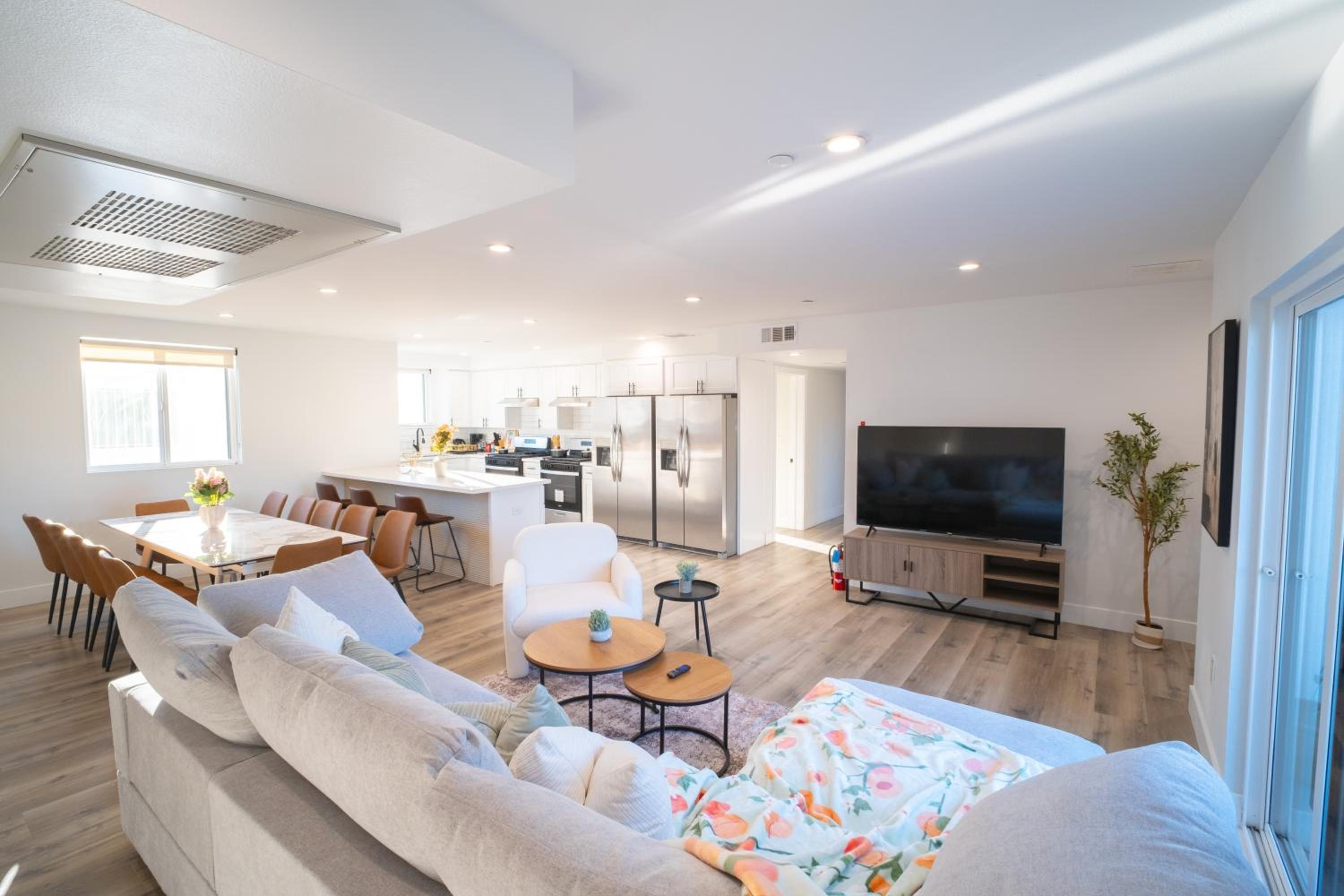 Modern Private Ensuite Room near USC