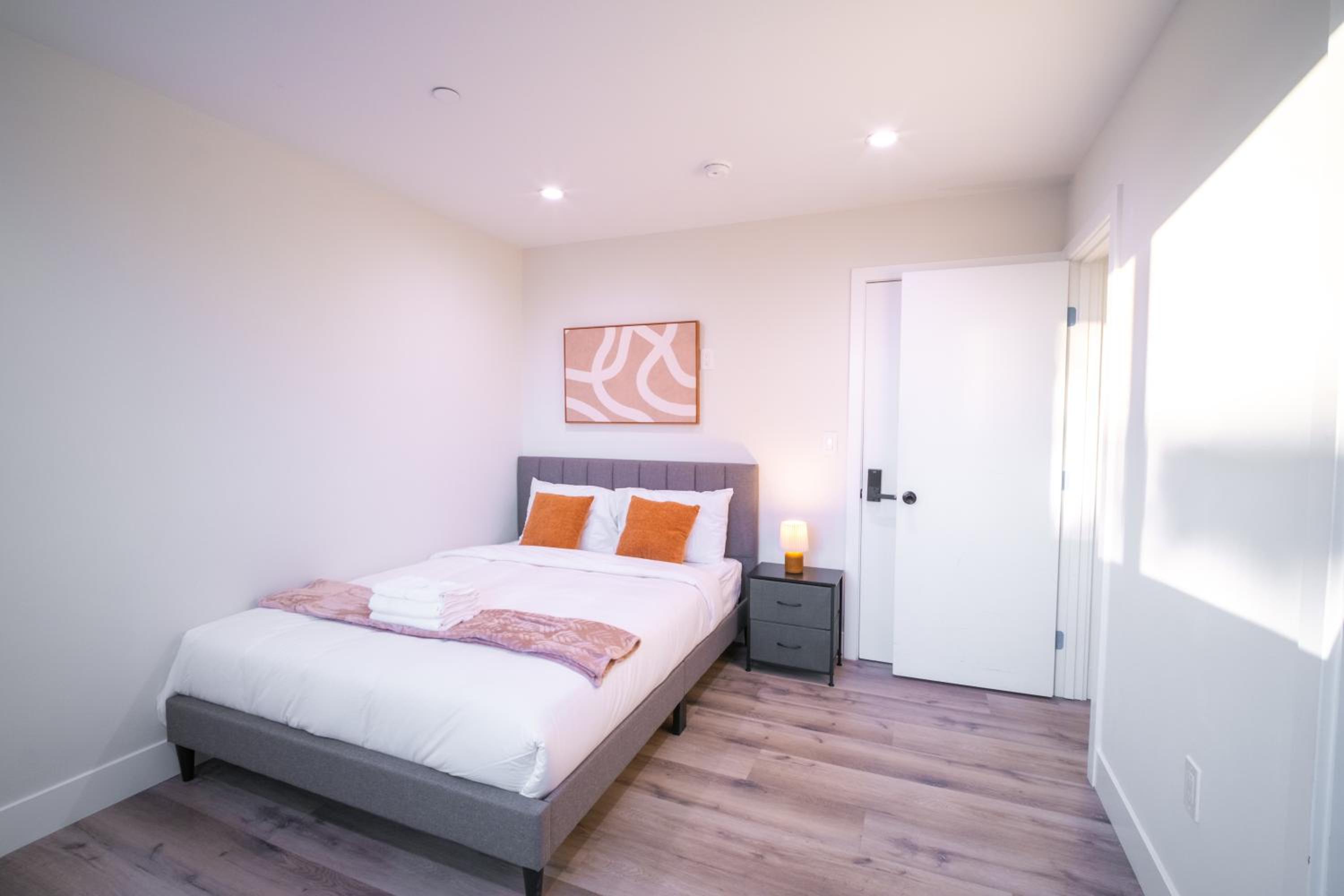 Modern Private Ensuite Room near USC