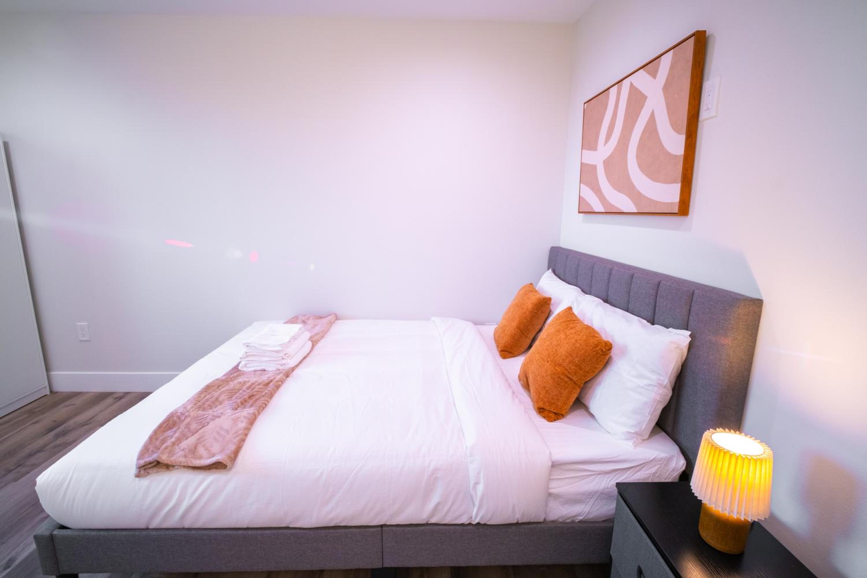 Modern Private Ensuite Room near USC