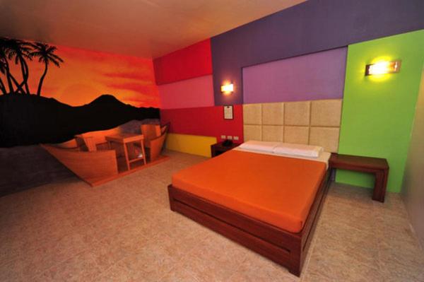 Hollywood Drive-In Hotel, Baguio - 13